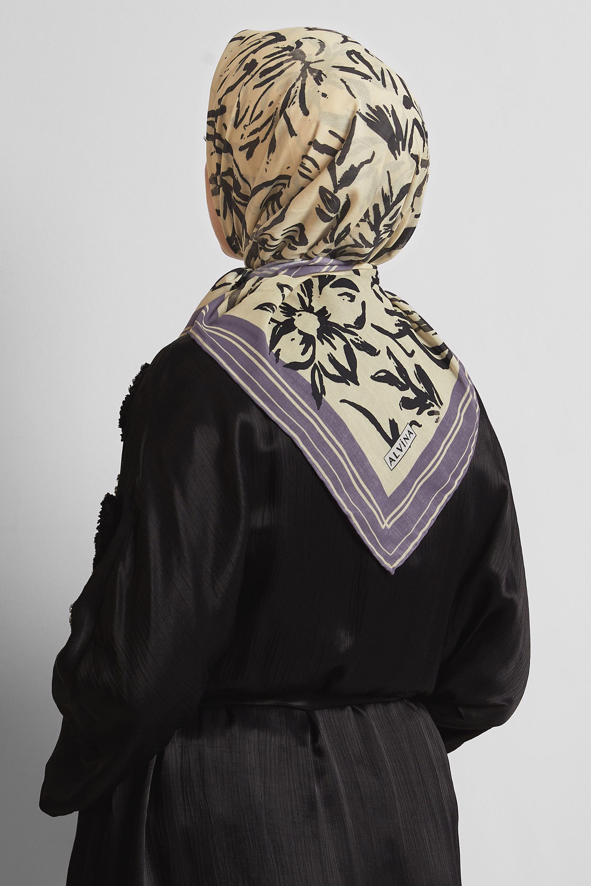 Tesettür giyim BEJ ALVİNA DESENLİ EŞARP 8562