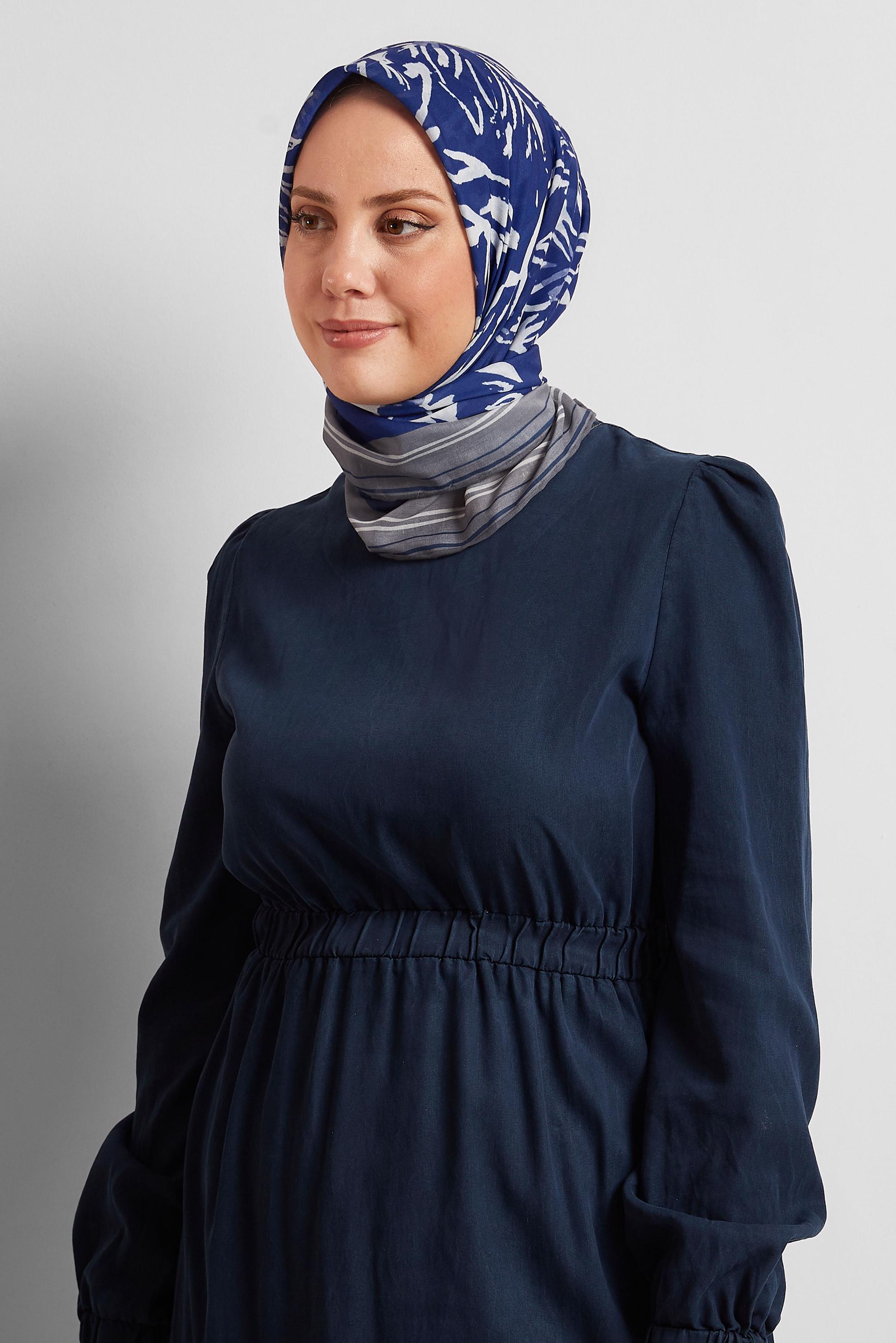 Tesettür giyim GRİ ALVİNA DESENLİ EŞARP 8562