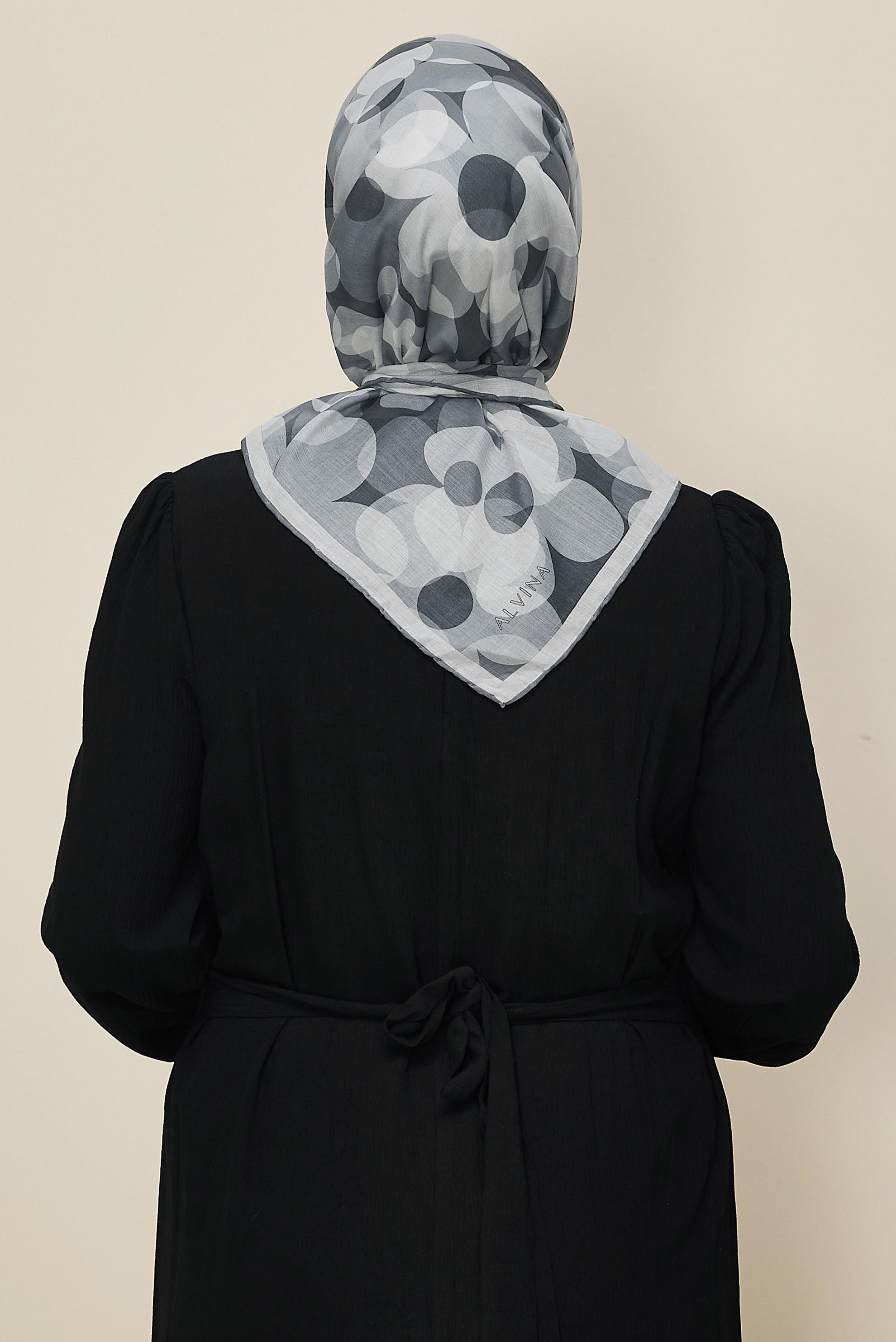 Tesettür giyim GRİ ALVİNA ÇİÇEK DESENLİ EŞARP 8563
