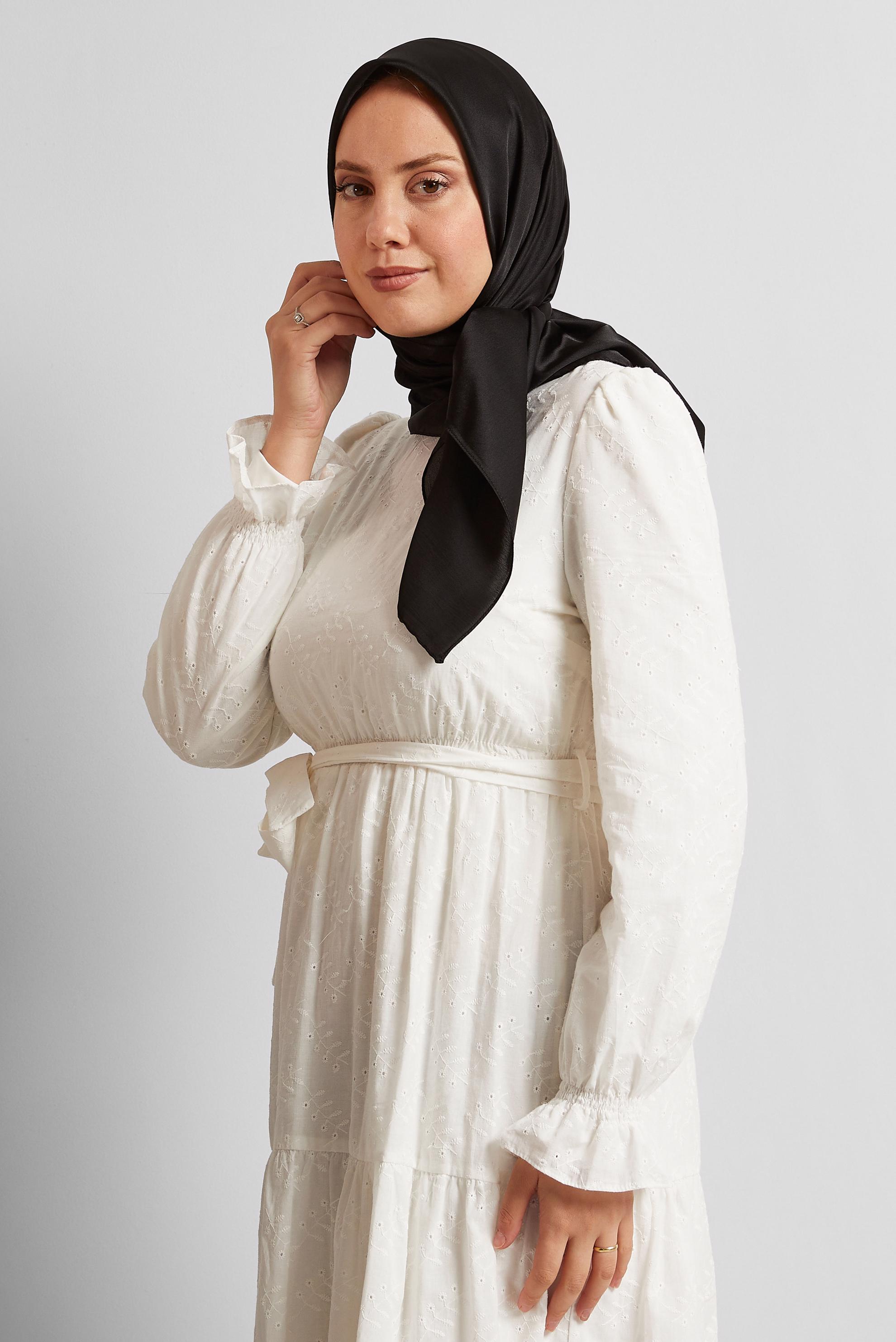 Tesettür giyim SİYAH ALVİNA SATEN JANJAN EŞARP 8569