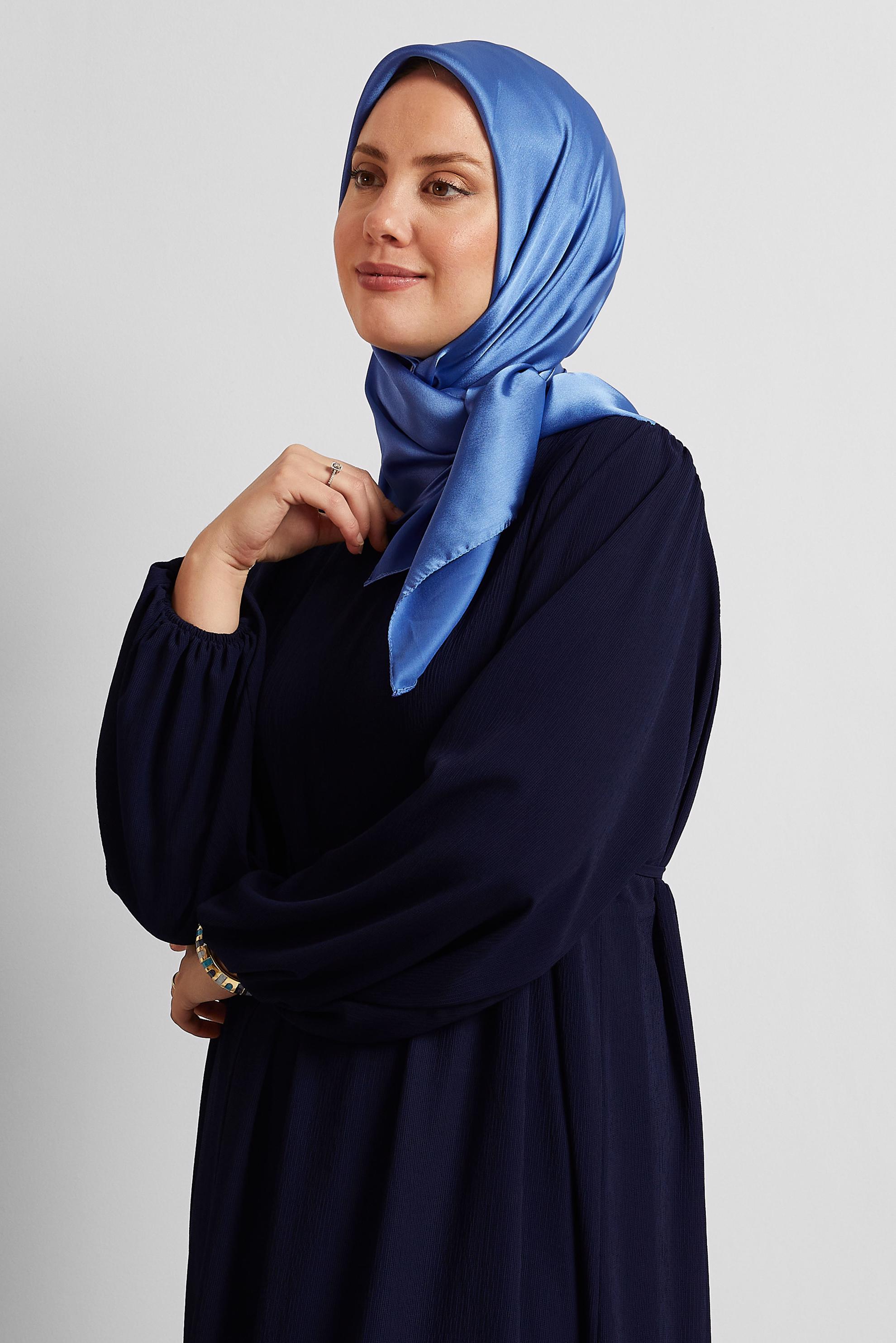 Tesettür giyim MAVİ ALVİNA SATEN JANJAN EŞARP 8569
