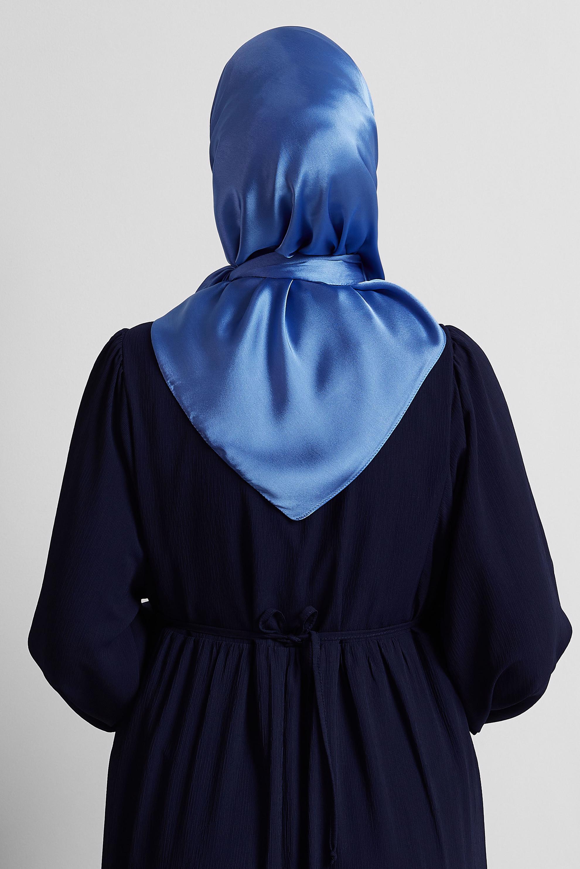 Tesettür giyim MAVİ ALVİNA SATEN JANJAN EŞARP 8569