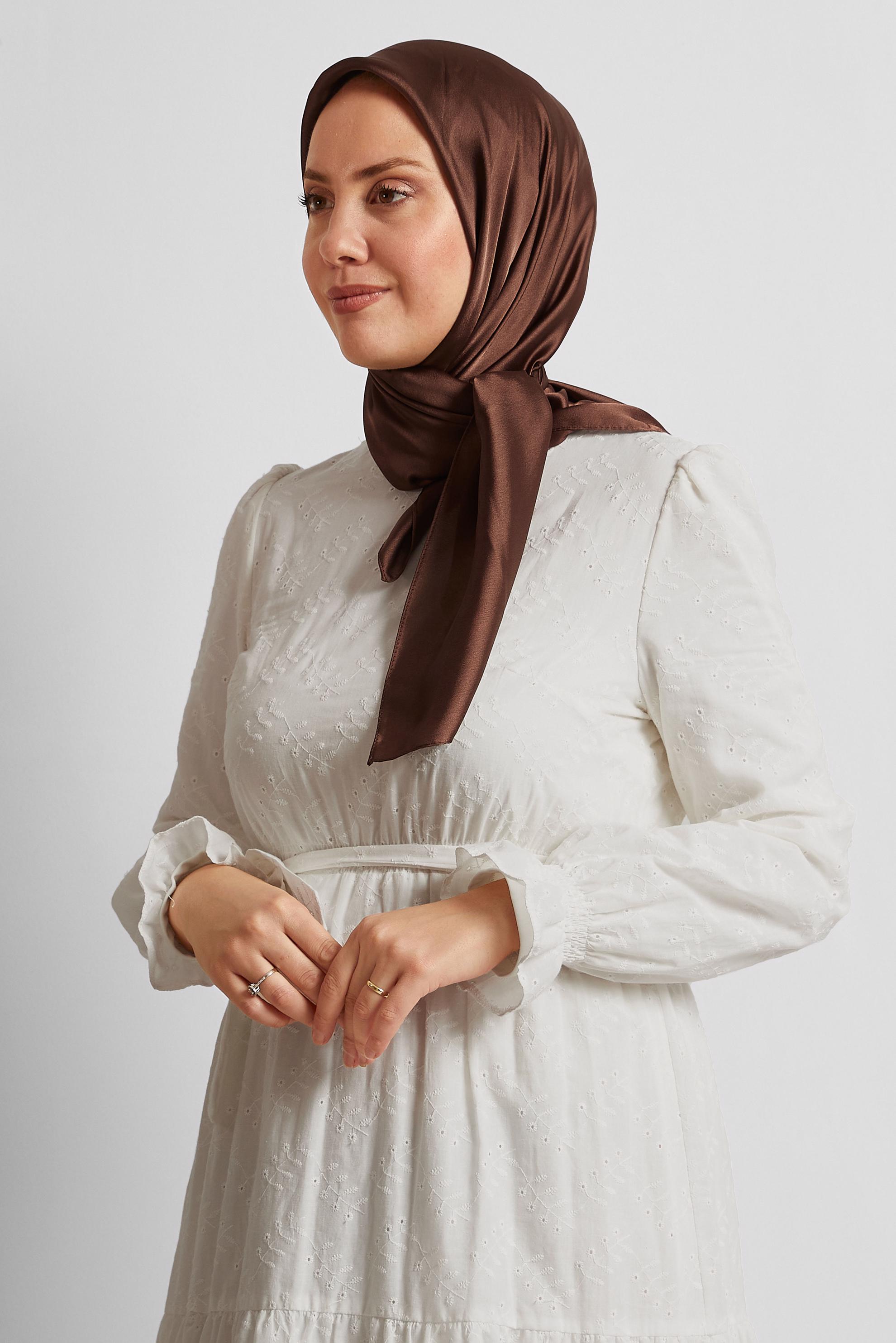 Tesettür giyim KAHVE ALVİNA SATEN JANJAN EŞARP 8569