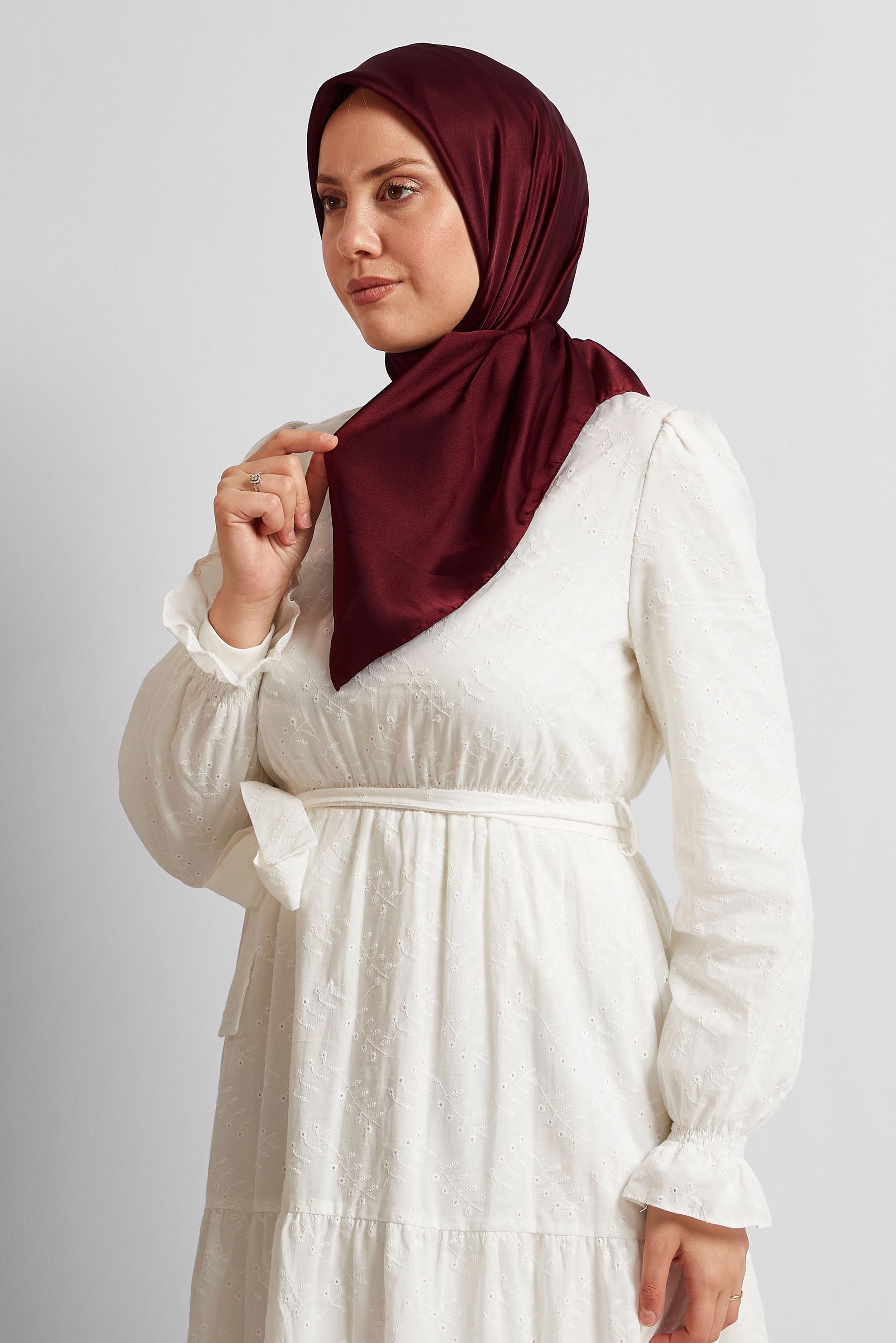 Tesettür giyim BORDO ALVİNA SATEN JANJAN EŞARP 8569