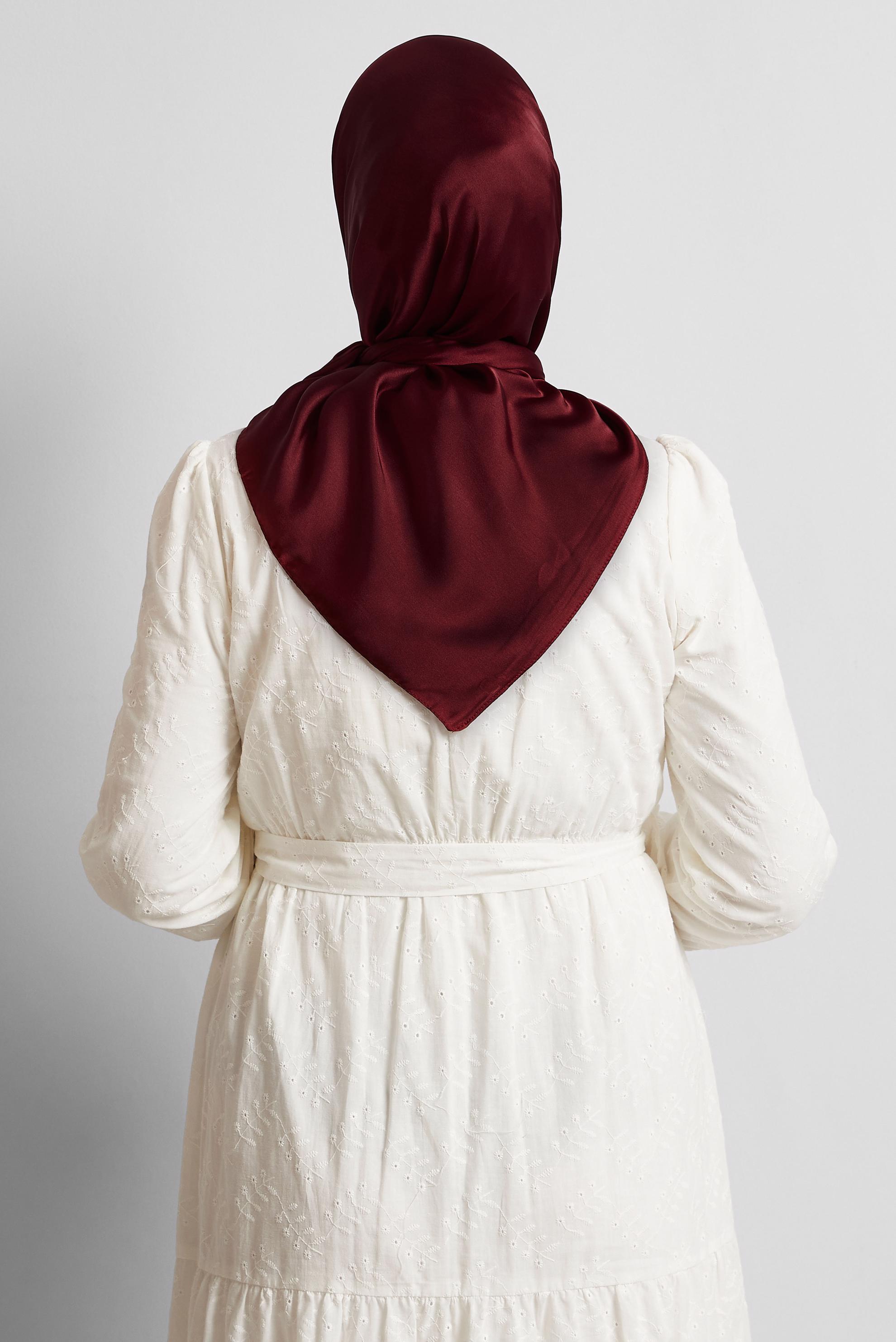 Tesettür giyim BORDO ALVİNA SATEN JANJAN EŞARP 8569