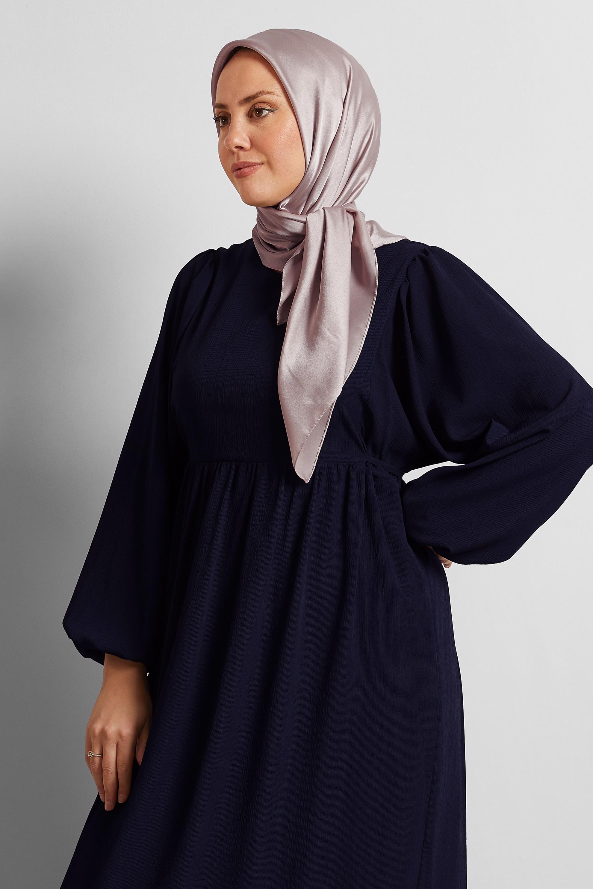 Tesettür giyim BEJ ALVİNA SATEN JANJAN EŞARP 8569