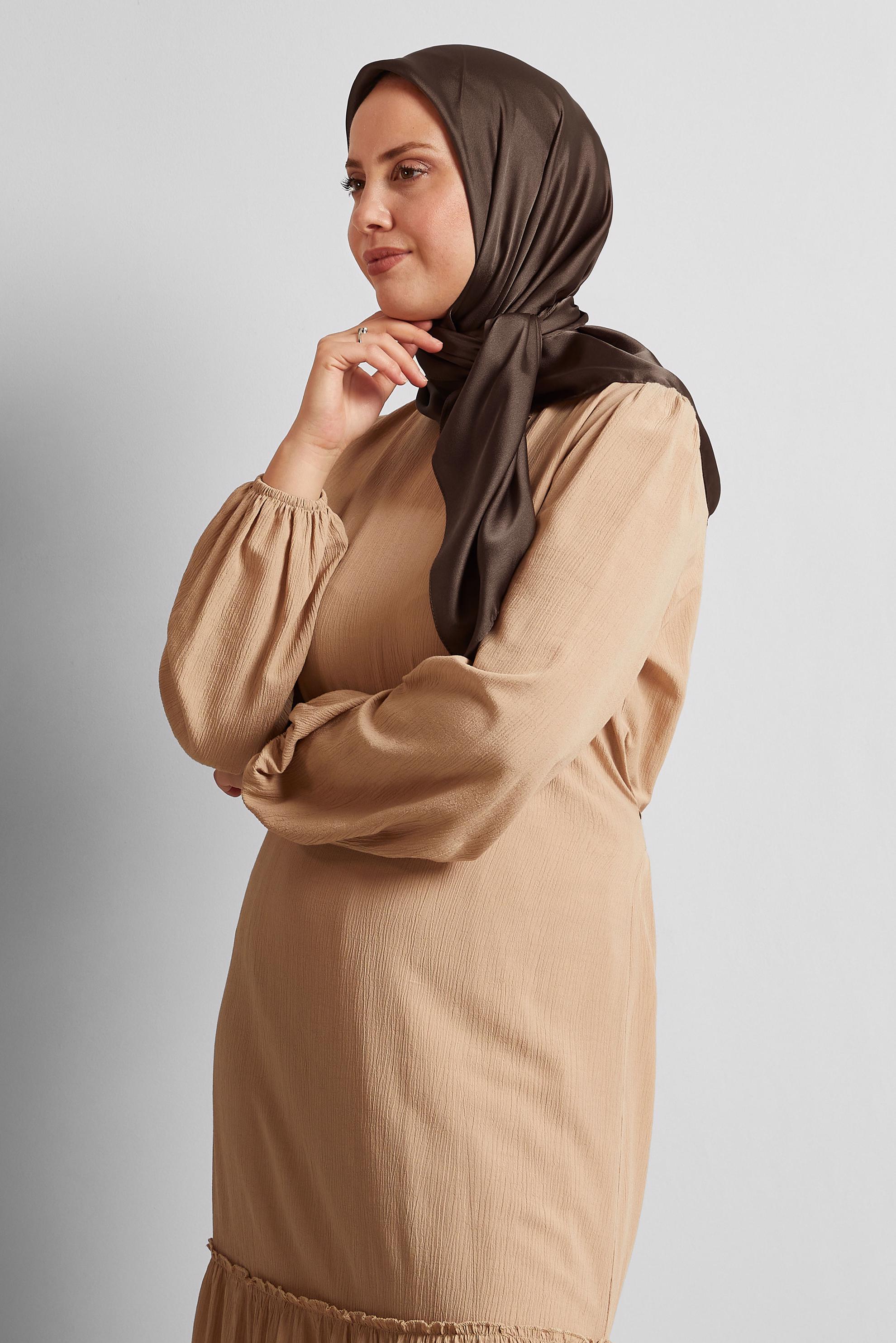 Tesettür giyim KAHVE ALVİNA SATEN JANJAN EŞARP 8569