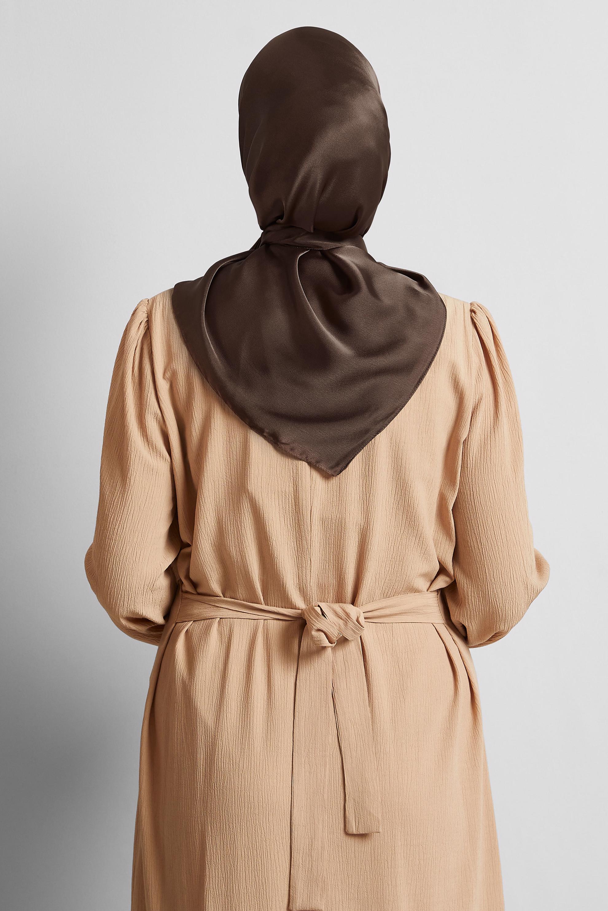 Tesettür giyim KAHVE ALVİNA SATEN JANJAN EŞARP 8569