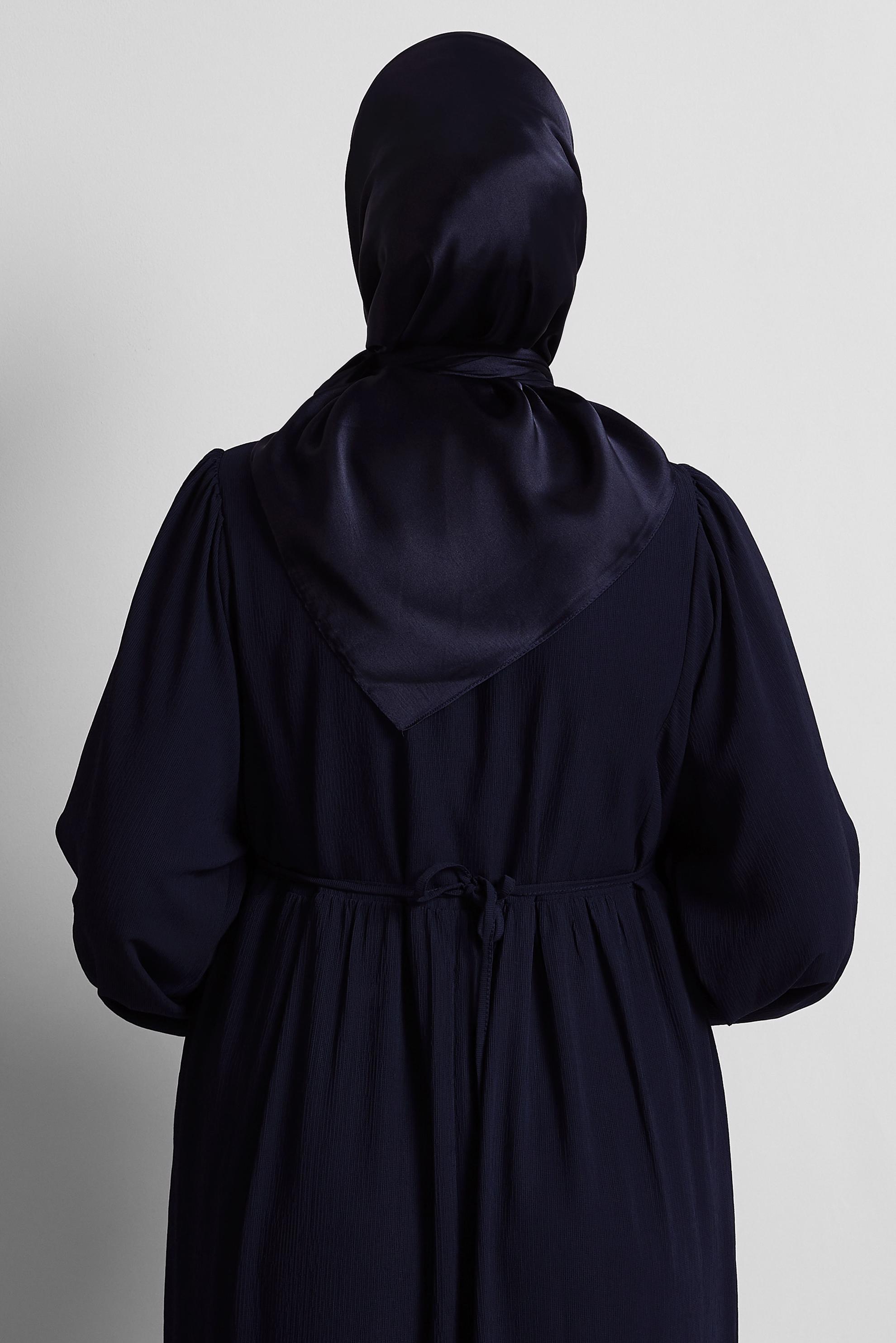 Tesettür giyim LACİVERT ALVİNA SATEN JANJAN EŞARP 8569