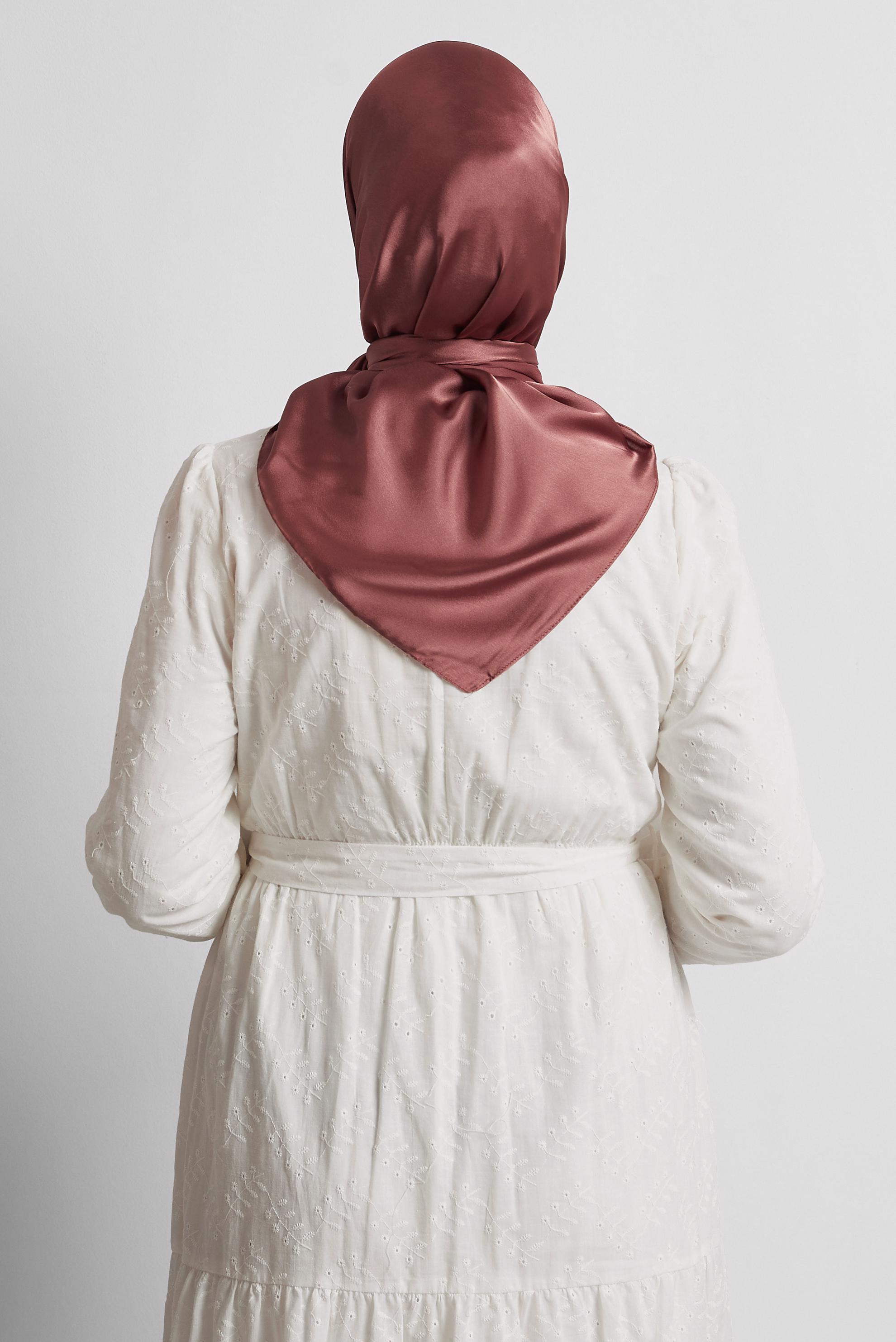 Tesettür giyim KAHVE ALVİNA SATEN JANJAN EŞARP 8569