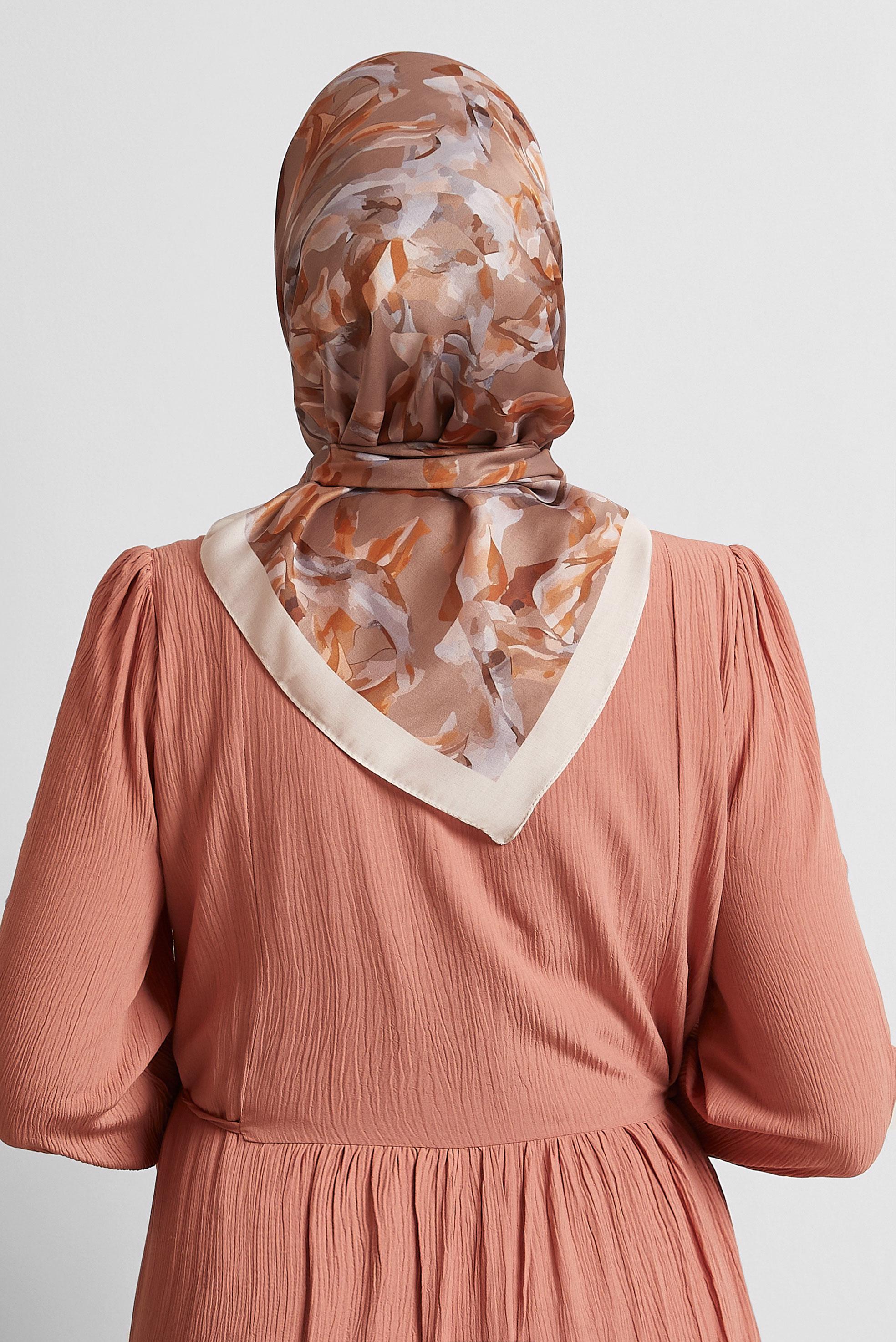 Tesettür giyim BEJ ALVİNA DESENLİ EŞARP 8578