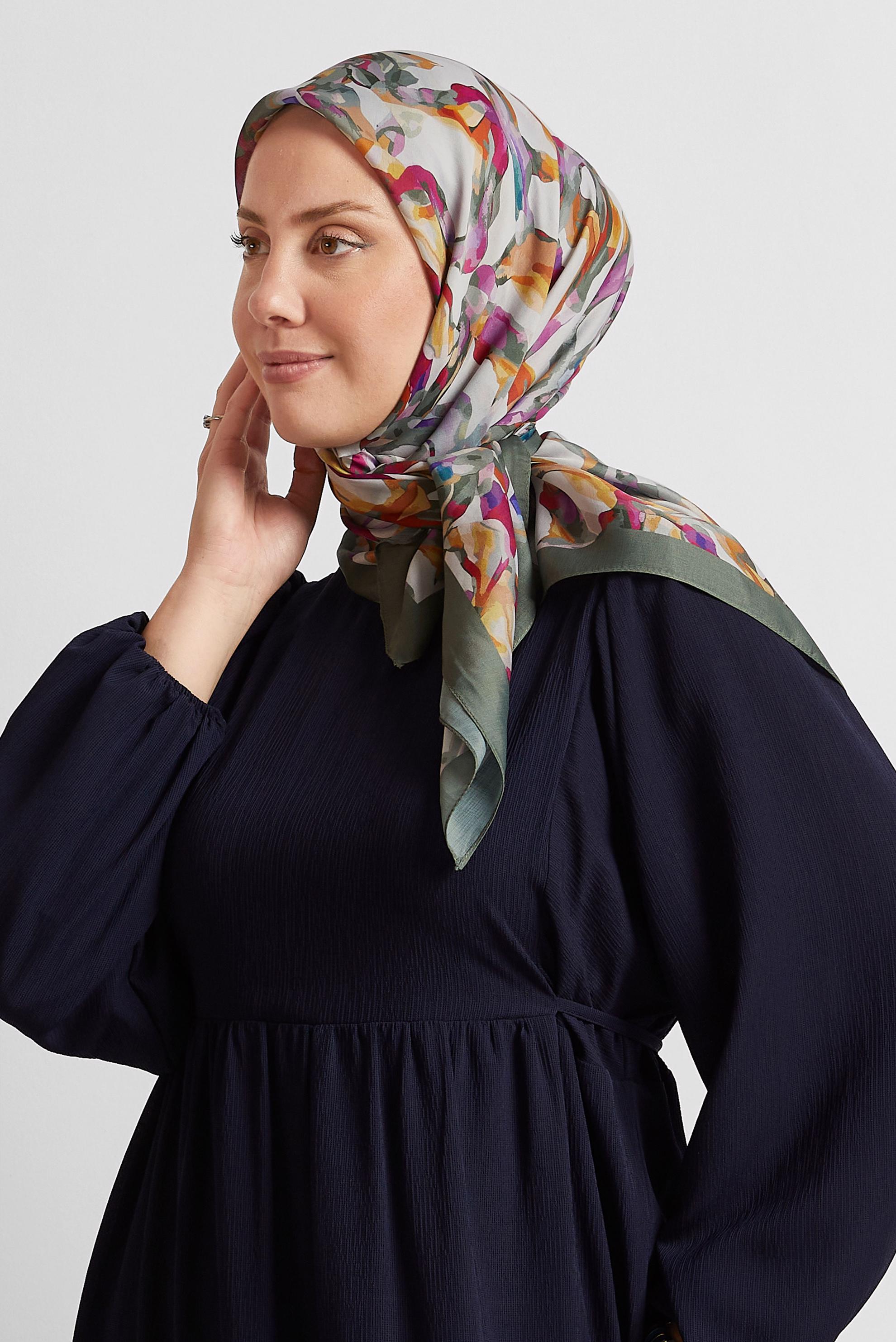 Tesettür giyim HAKİ ALVİNA DESENLİ EŞARP 8578