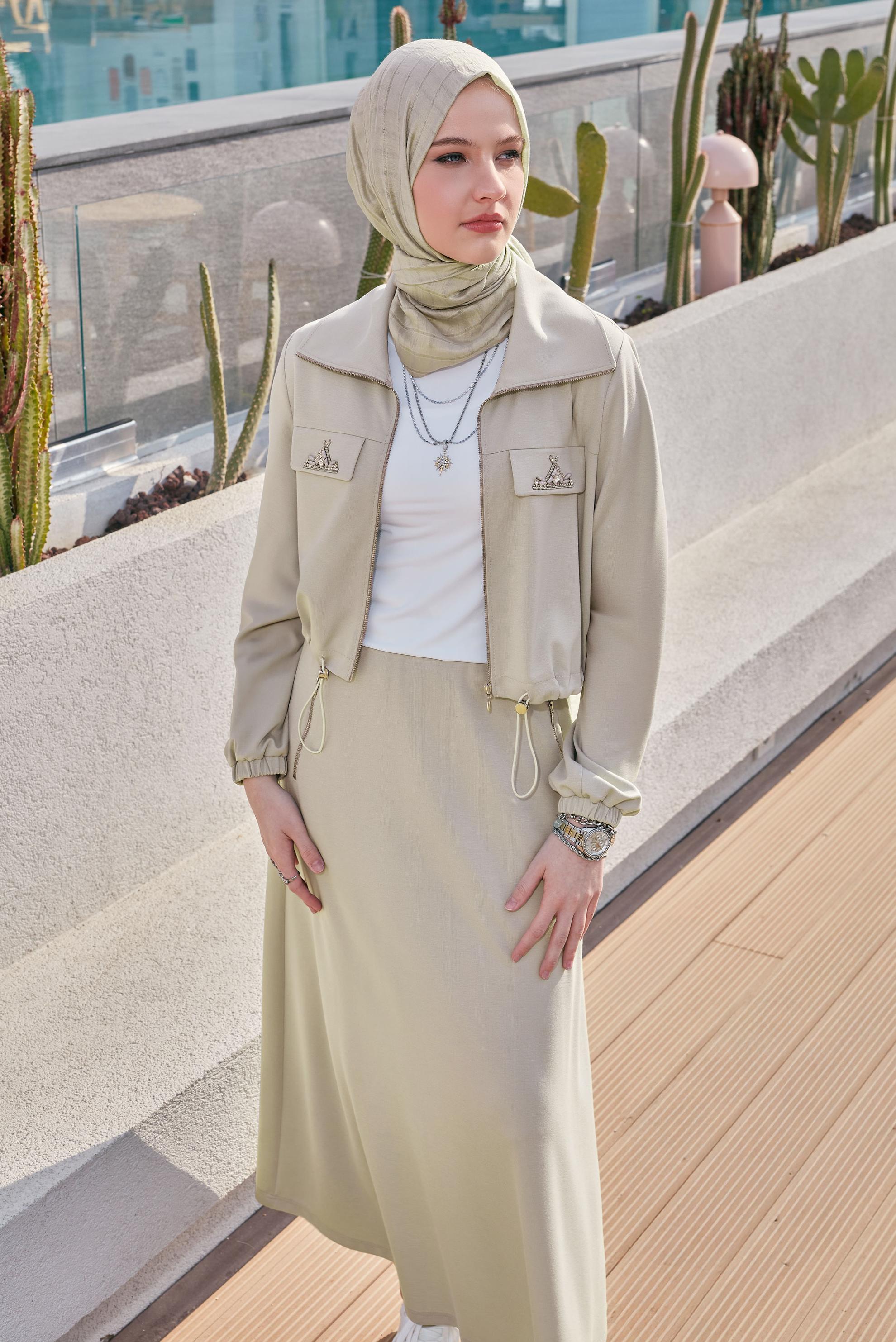 Tesettür giyim BEJ TAŞ DETAYLI ETEKLİ EŞOFMAN TAKIM 45387