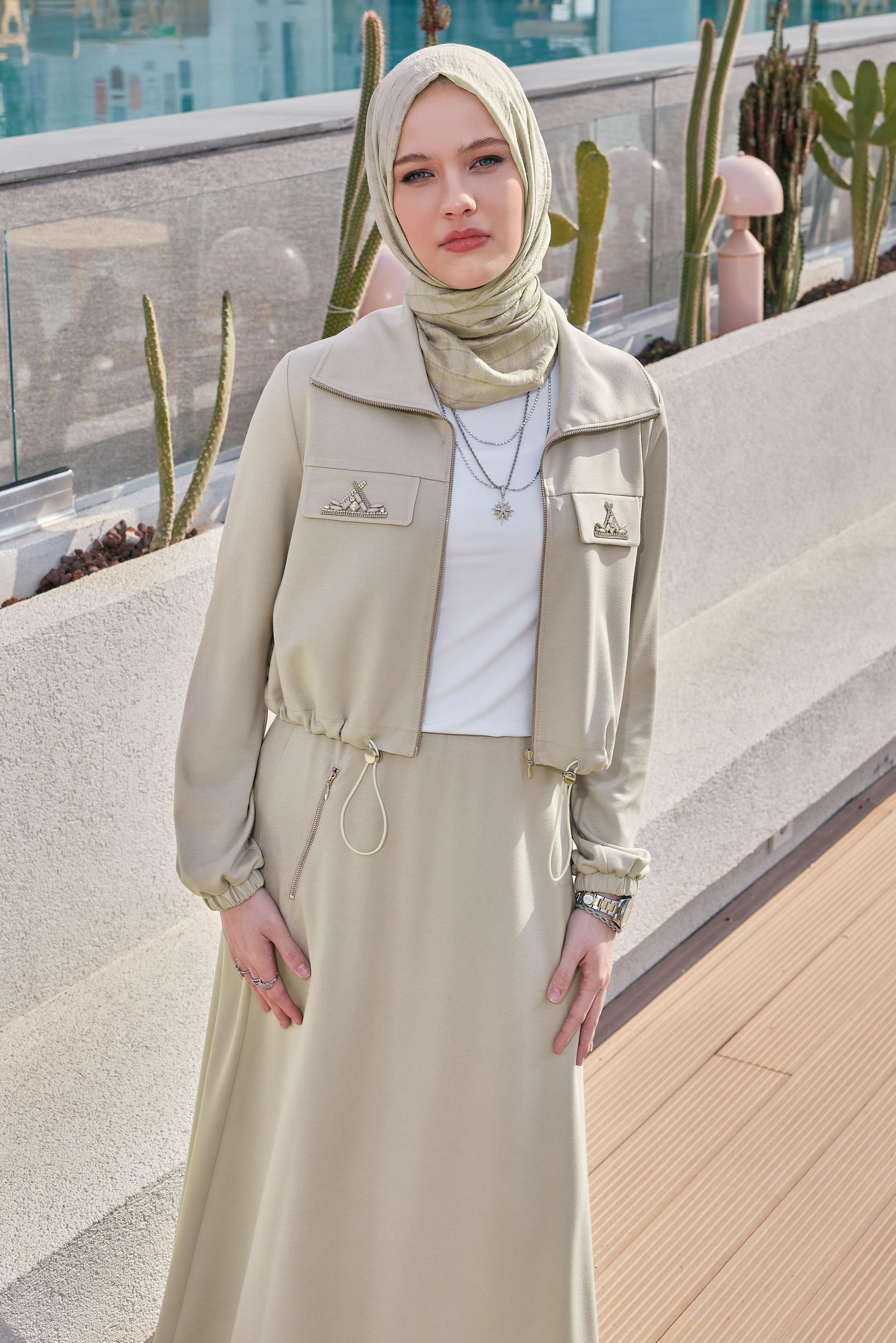 Tesettür giyim BEJ TAŞ DETAYLI ETEKLİ EŞOFMAN TAKIM 45387