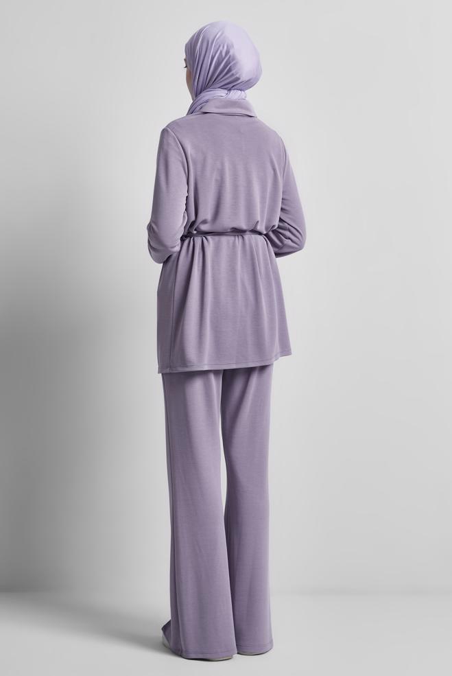 Hijab-Kleidung LILA TRAININGSANZUG-SET MIT GÜRTEL 45440 - ALVİNA