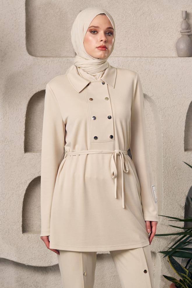 Hijab-Kleidung BEIGE TRAININGSANZUG-SET MIT GÜRTEL 45440 - ALVİNA