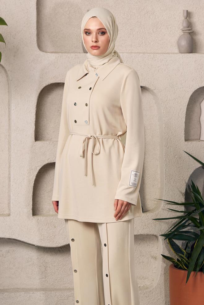 Hijab-Kleidung BEIGE TRAININGSANZUG-SET MIT GÜRTEL 45440 - ALVİNA