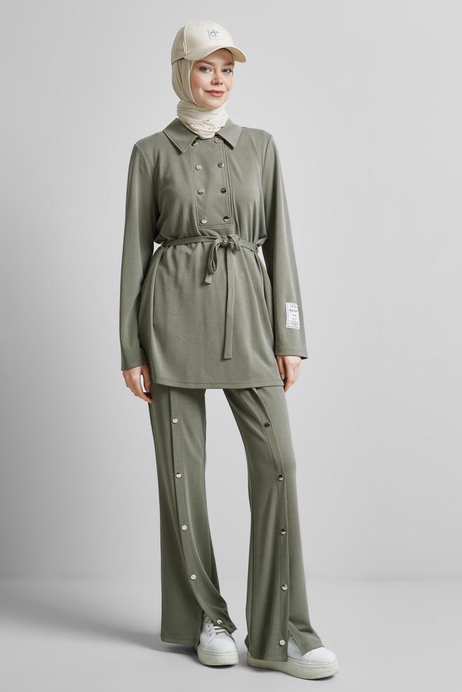 Hijab-Kleidung KHAKI TRAININGSANZUG-SET MIT GÜRTEL 45440 - ALVİNA