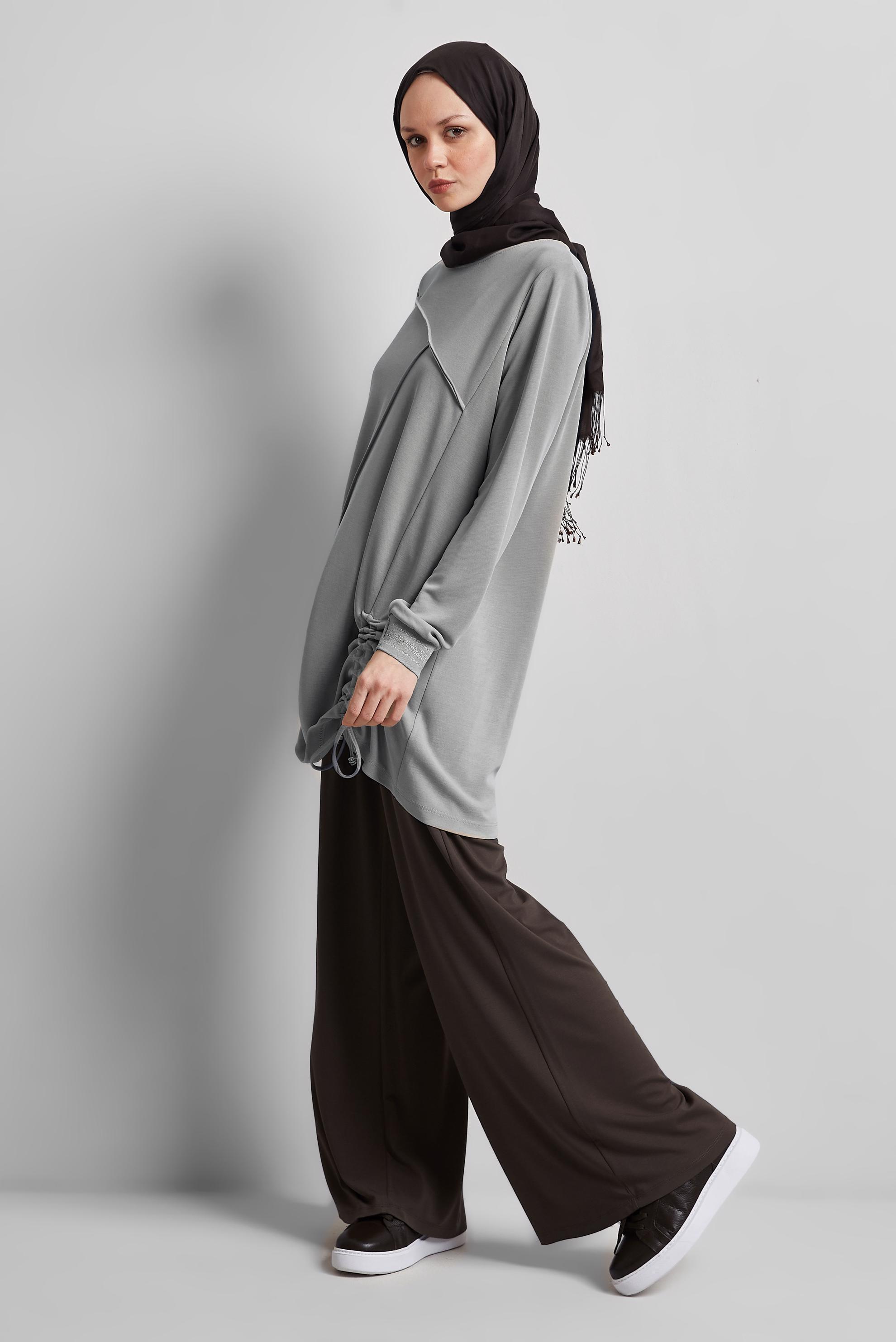 Tesettür giyim GRİ BÜZGÜ DETAYLI EŞOFMAN TUNİK 45462