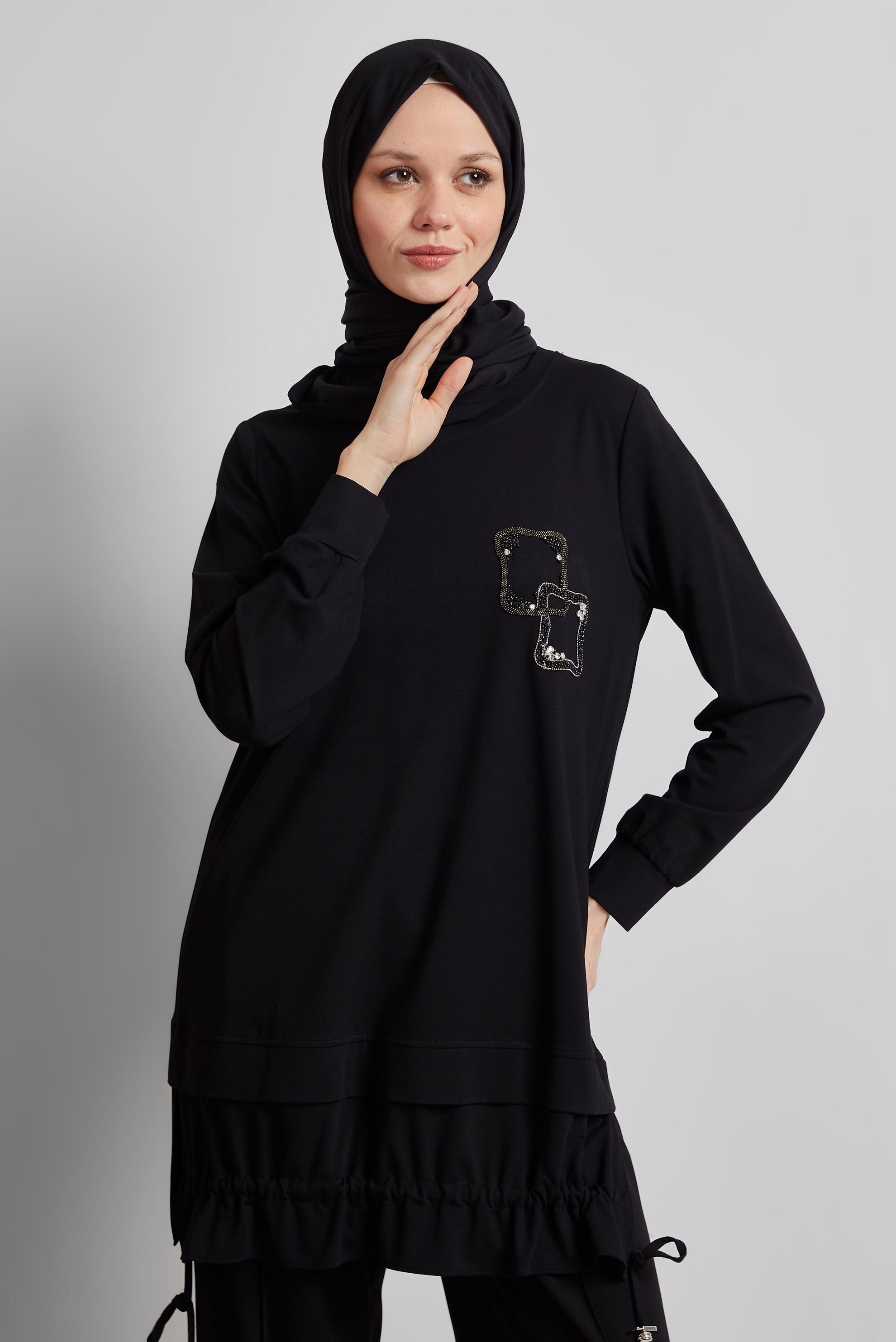 Tesettür giyim SİYAH BÜZGÜ DETAYLI EŞOFMAN TUNİK 45463