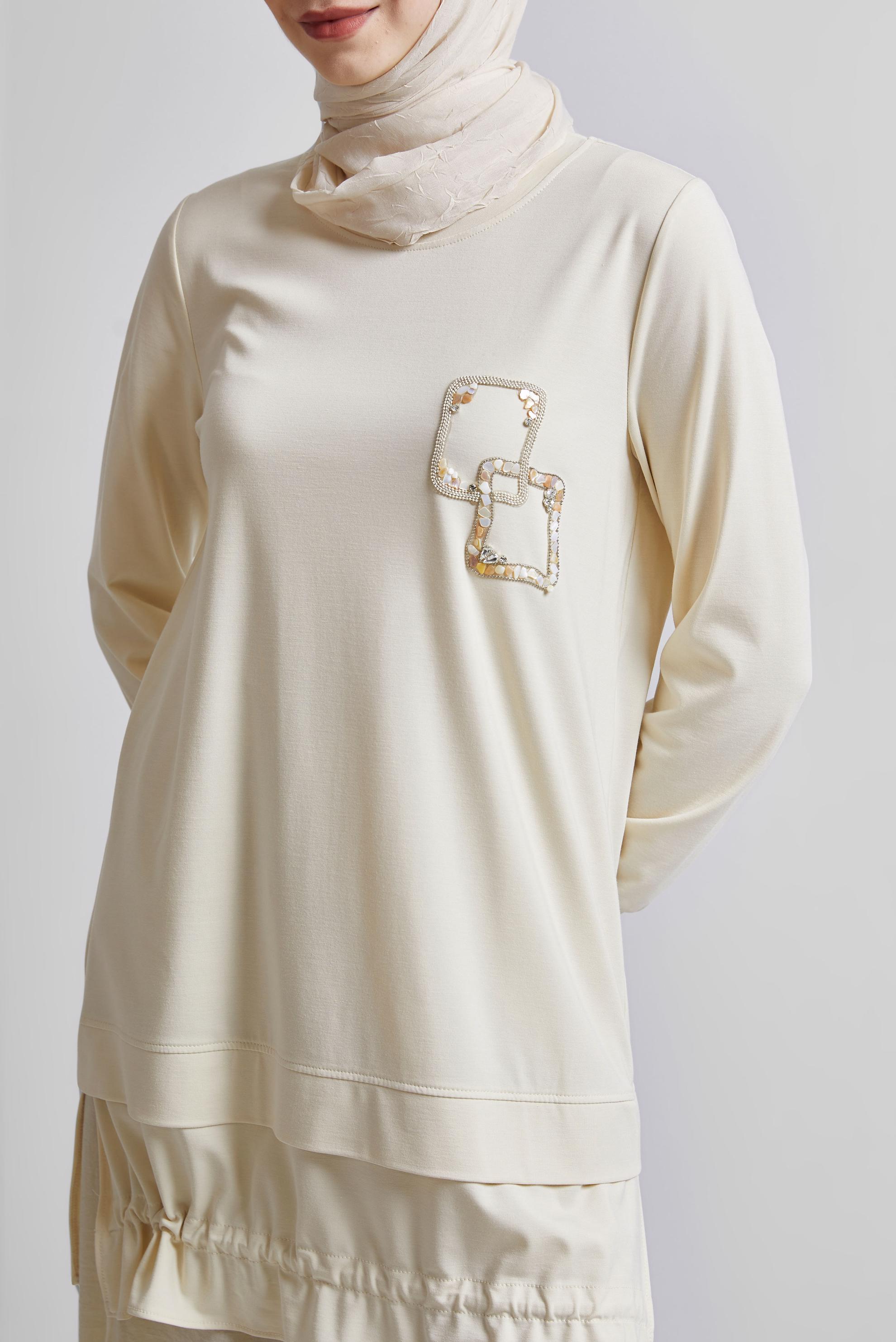 Tesettür giyim EKRU BÜZGÜ DETAYLI EŞOFMAN TUNİK 45463