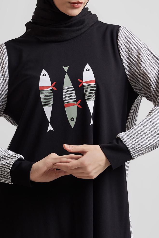 Hijab-Kleidung SCHWARZ TRAININGSTUNIKA MIT DRUCK 45468 - ALVİNA