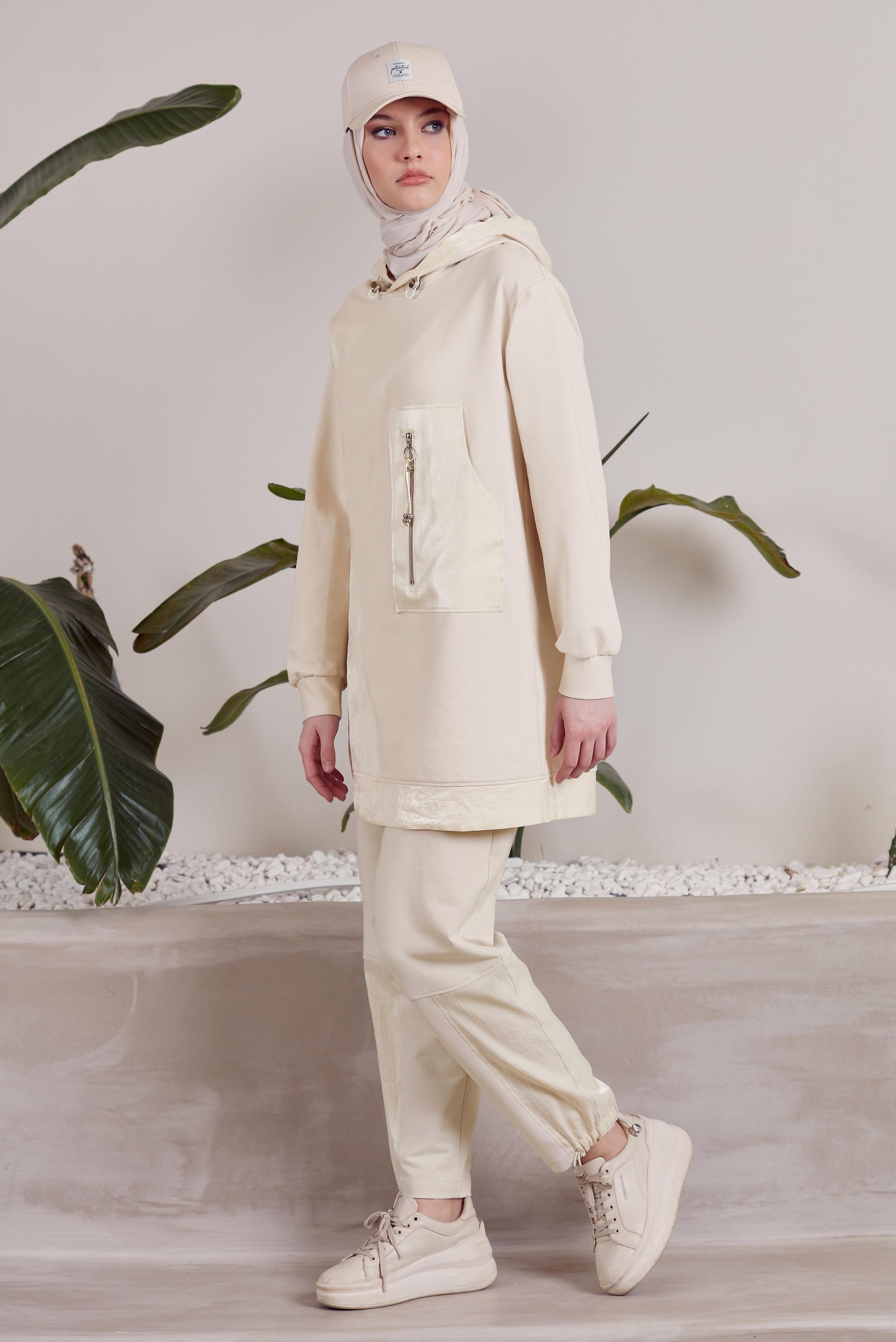 Tesettür giyim BEJ KAPÜŞONLU PANTOLONLU EŞOFMAN TAKIM 45574