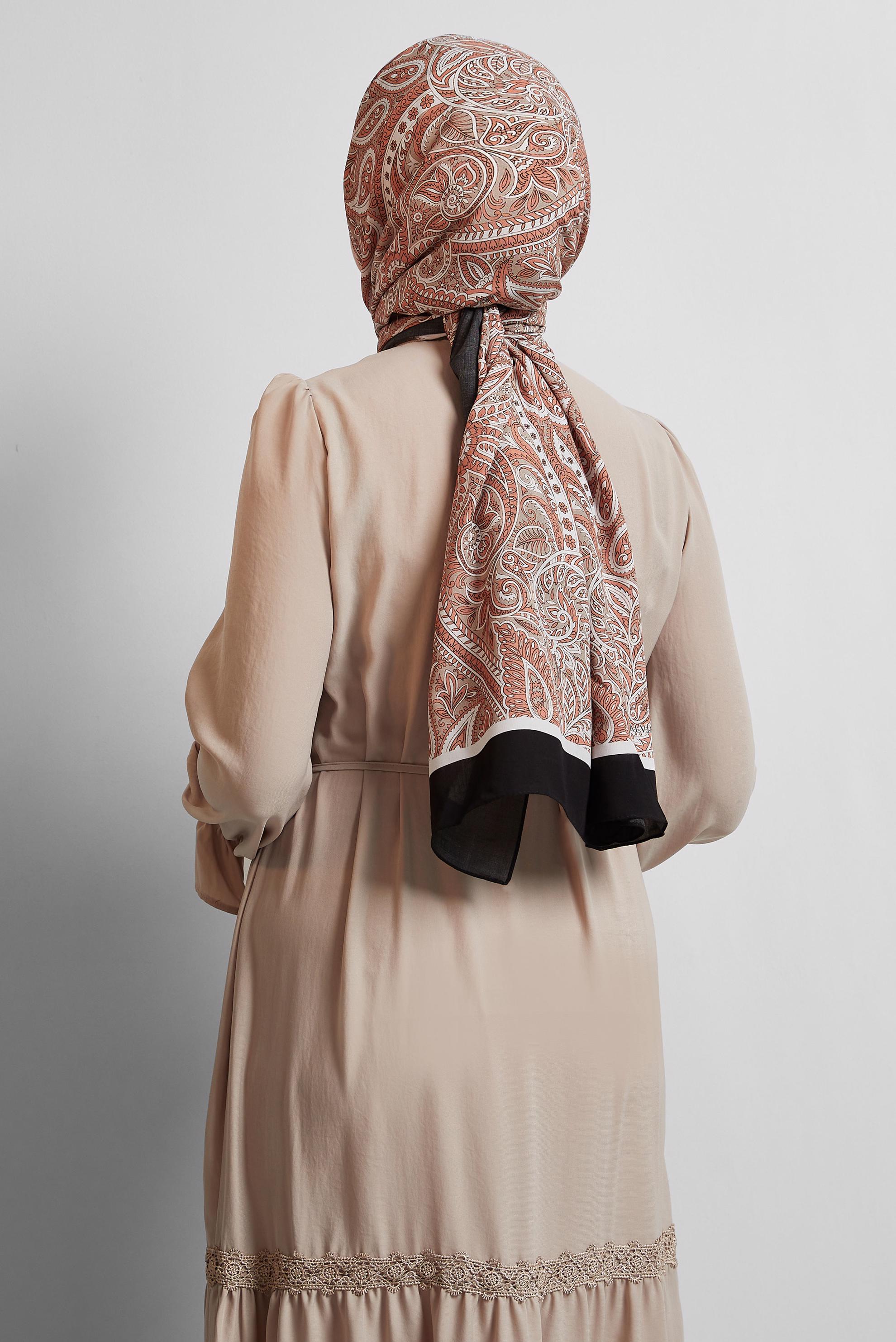 Tesettür giyim BEJ ALVİNA ETNİK DESENLİ ŞAL 4472