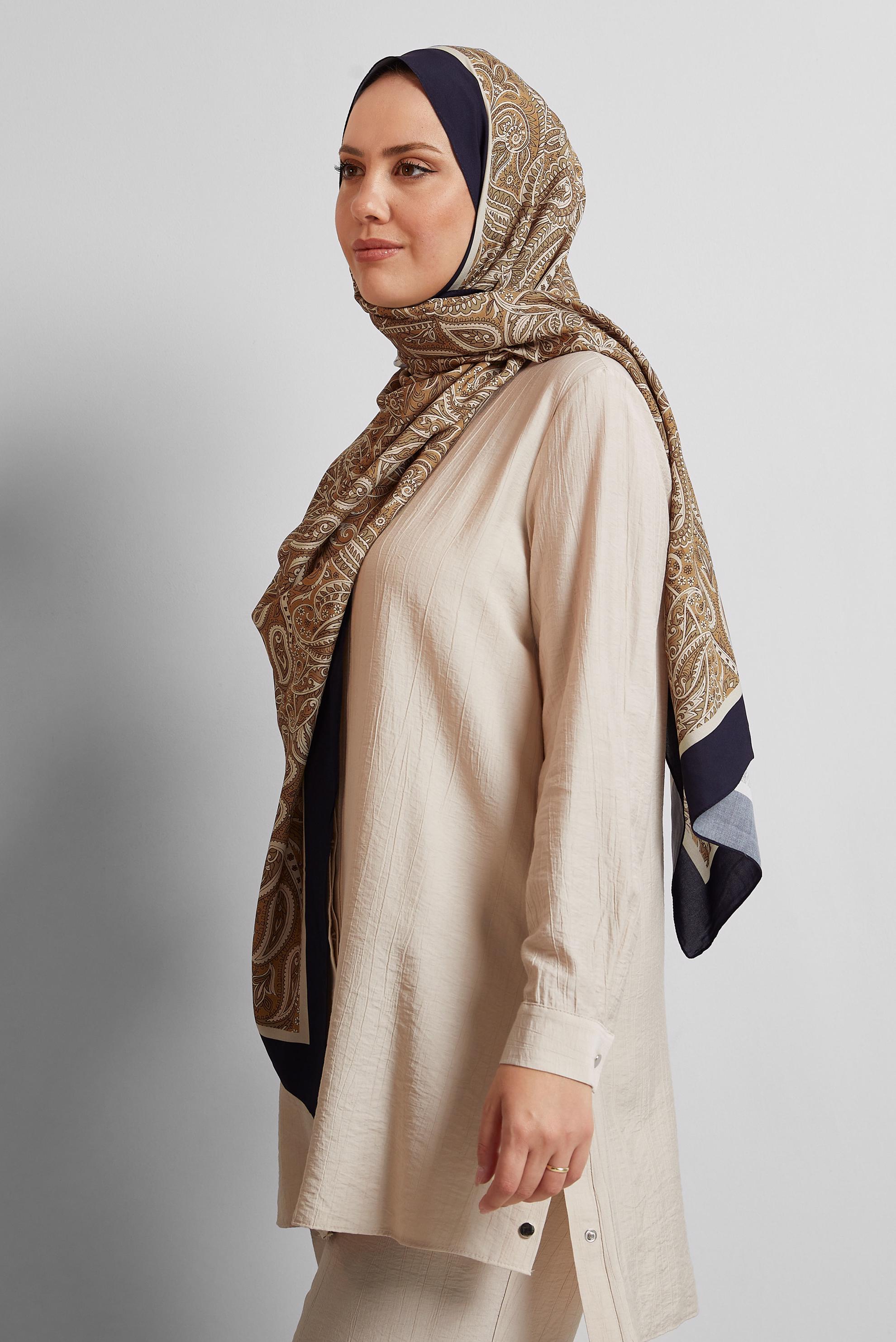 Tesettür giyim BEJ ALVİNA ETNİK DESENLİ ŞAL 4472