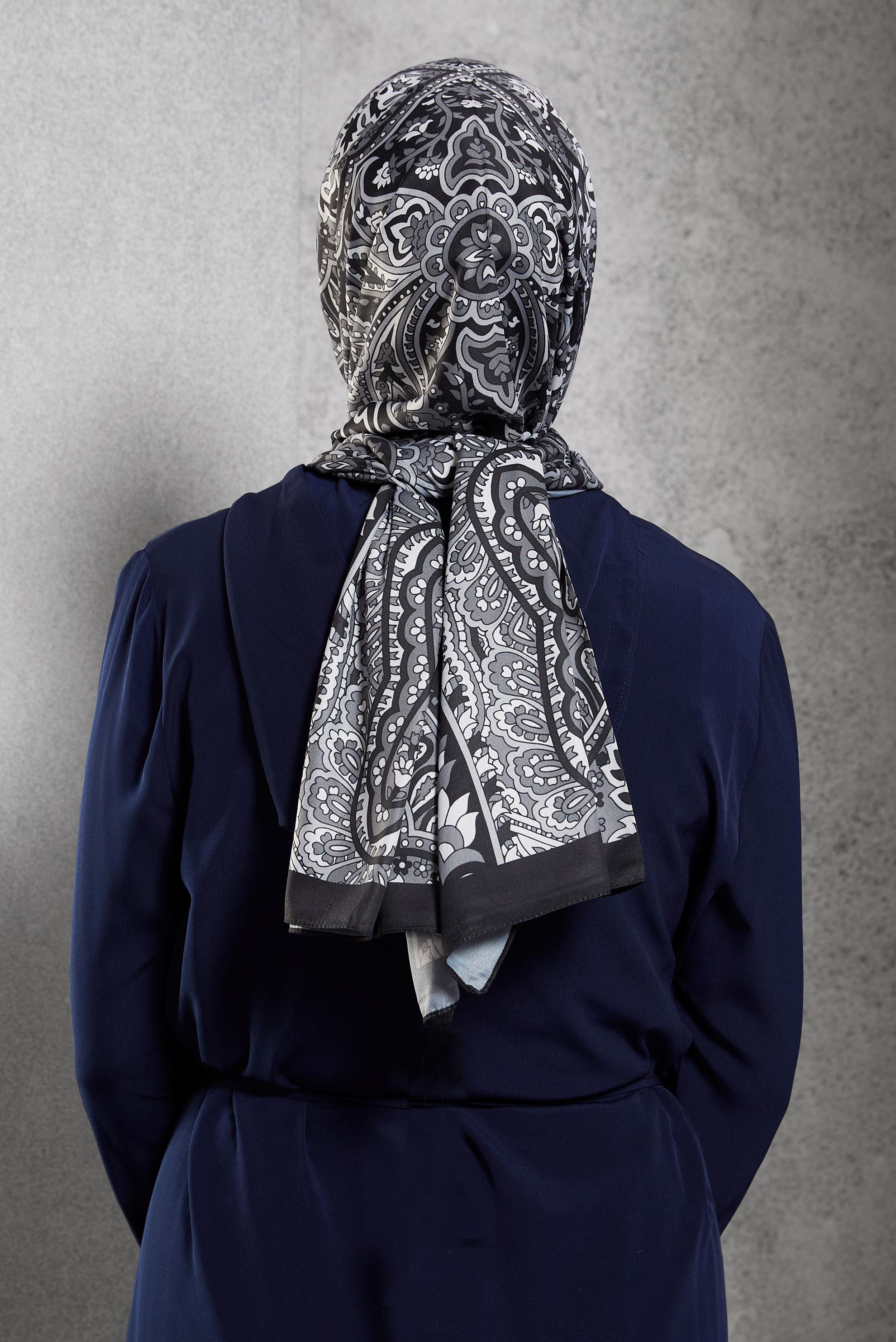 Tesettür giyim SİYAH ALVİNA ETNİK DESENLİ ŞAL 8522