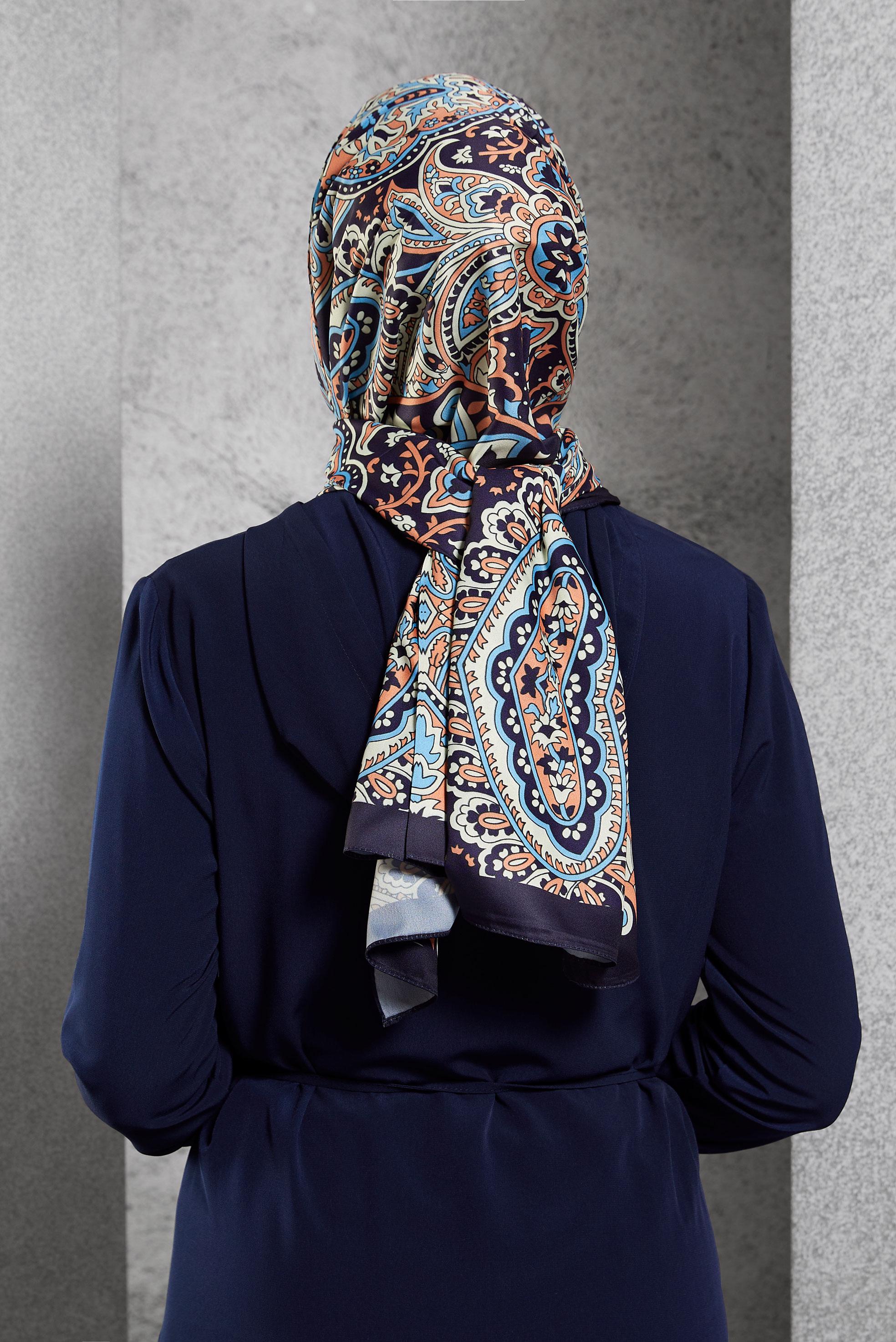 Tesettür giyim LACİVERT ALVİNA ETNİK DESENLİ ŞAL 8522