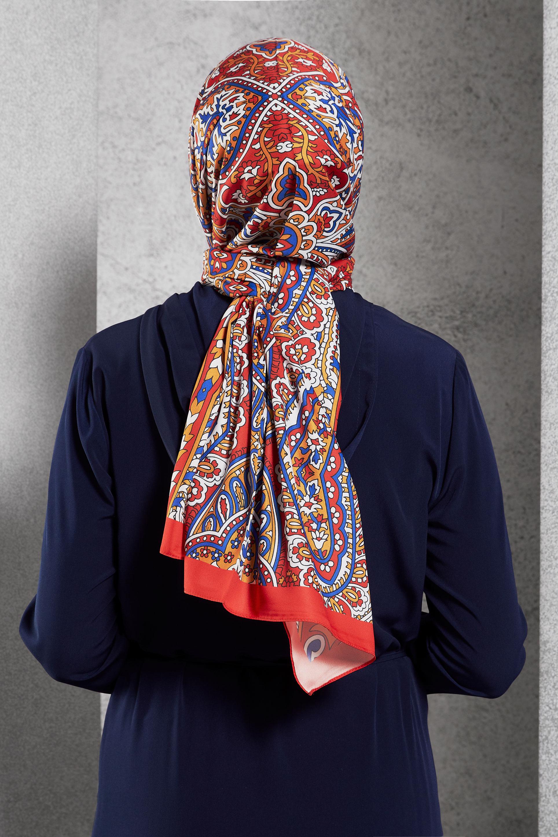 Tesettür giyim MERCAN ALVİNA ETNİK DESENLİ ŞAL 8522