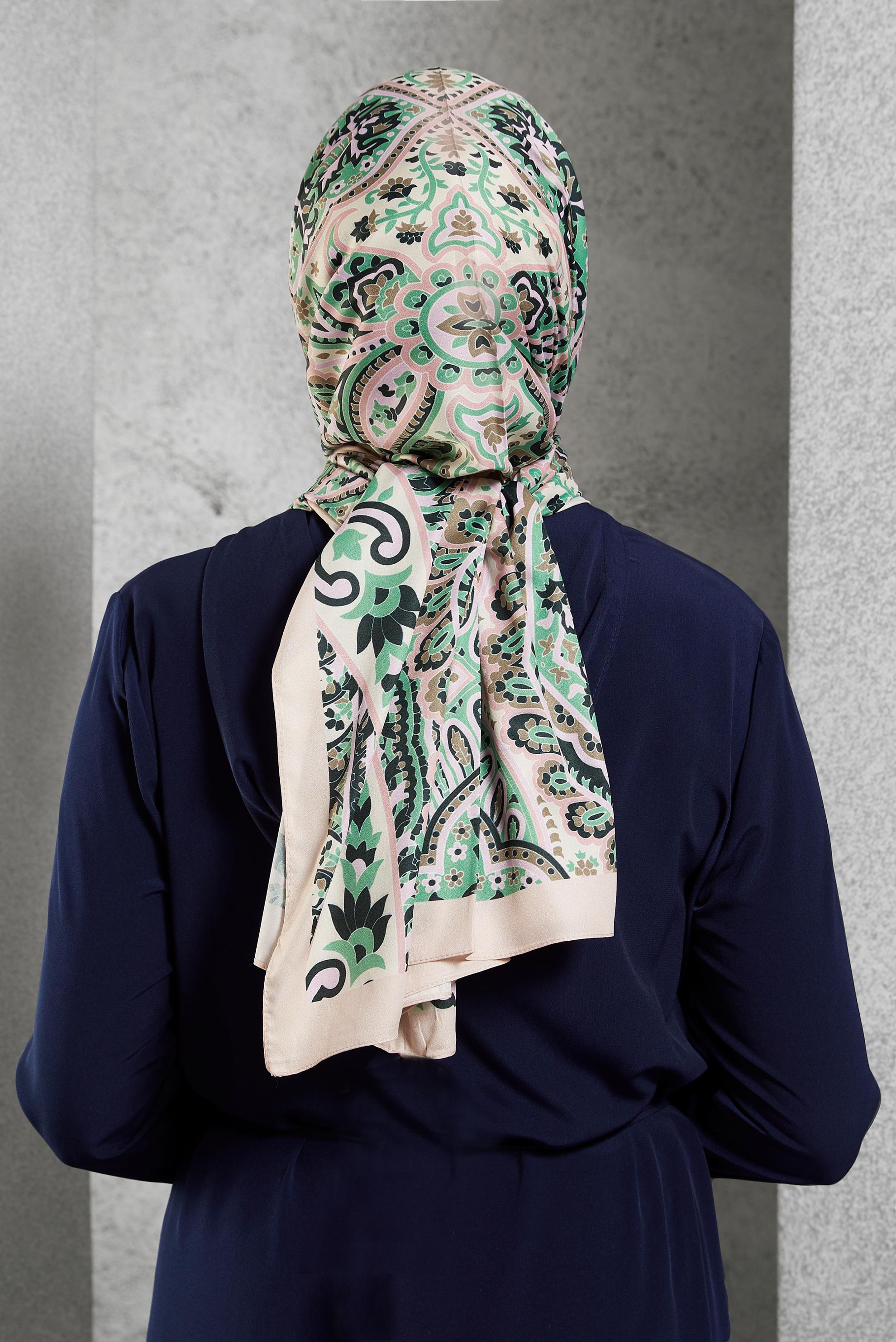 Tesettür giyim PUDRA ALVİNA ETNİK DESENLİ ŞAL 8522