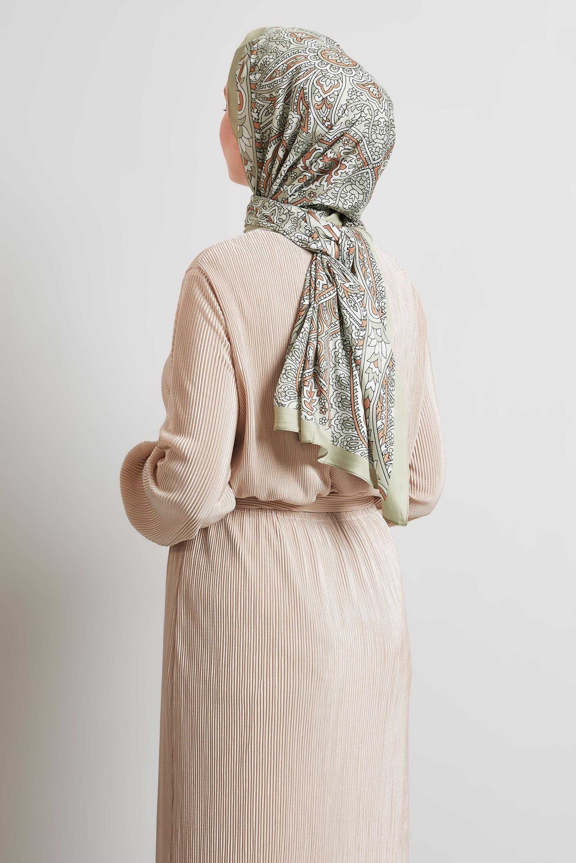 Tesettür giyim YEŞİL ALVİNA ETNİK DESENLİ ŞAL 8522