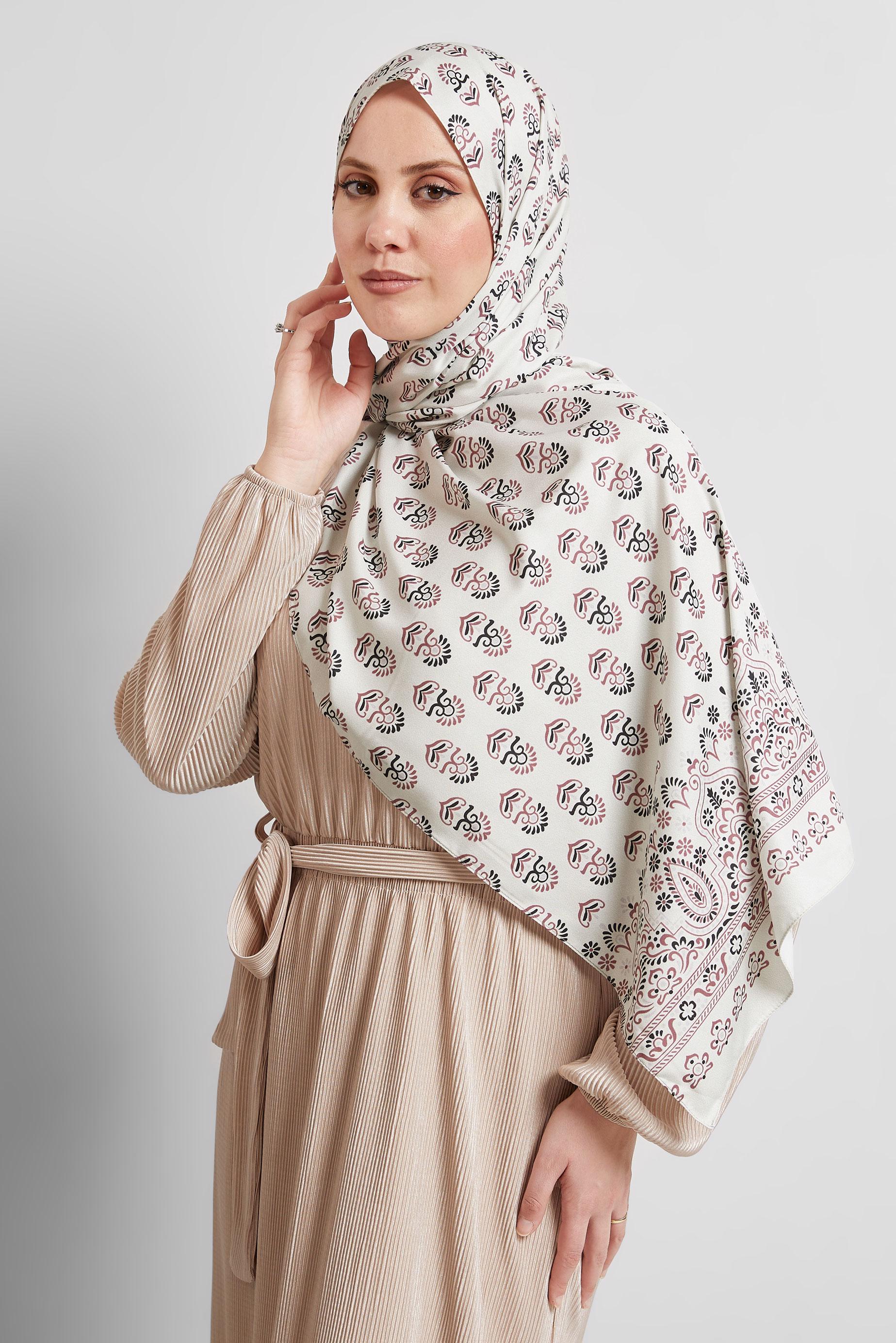 Tesettür giyim BEJ ALVİNA DESENLİ ŞAL 8531