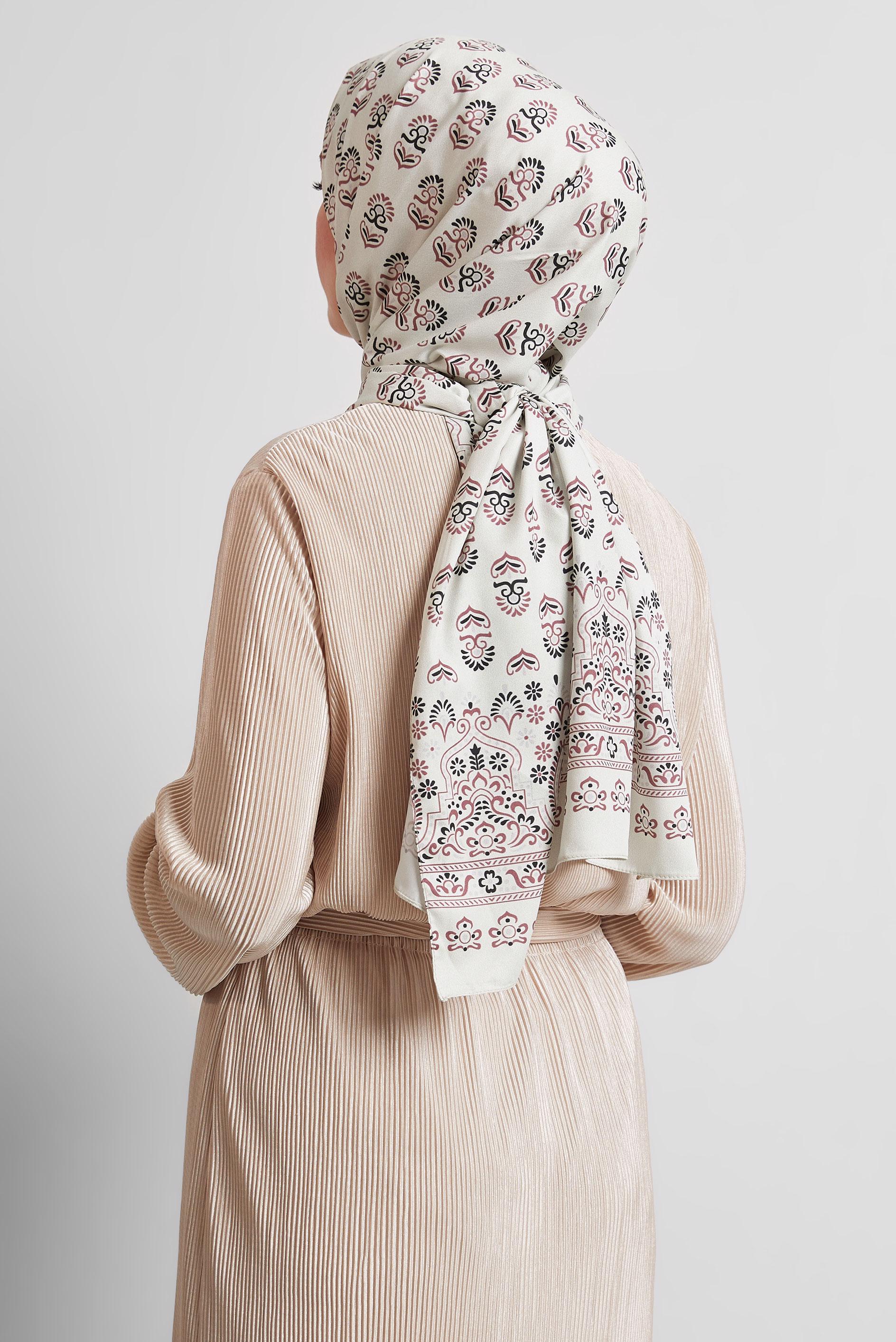 Tesettür giyim BEJ ALVİNA DESENLİ ŞAL 8531