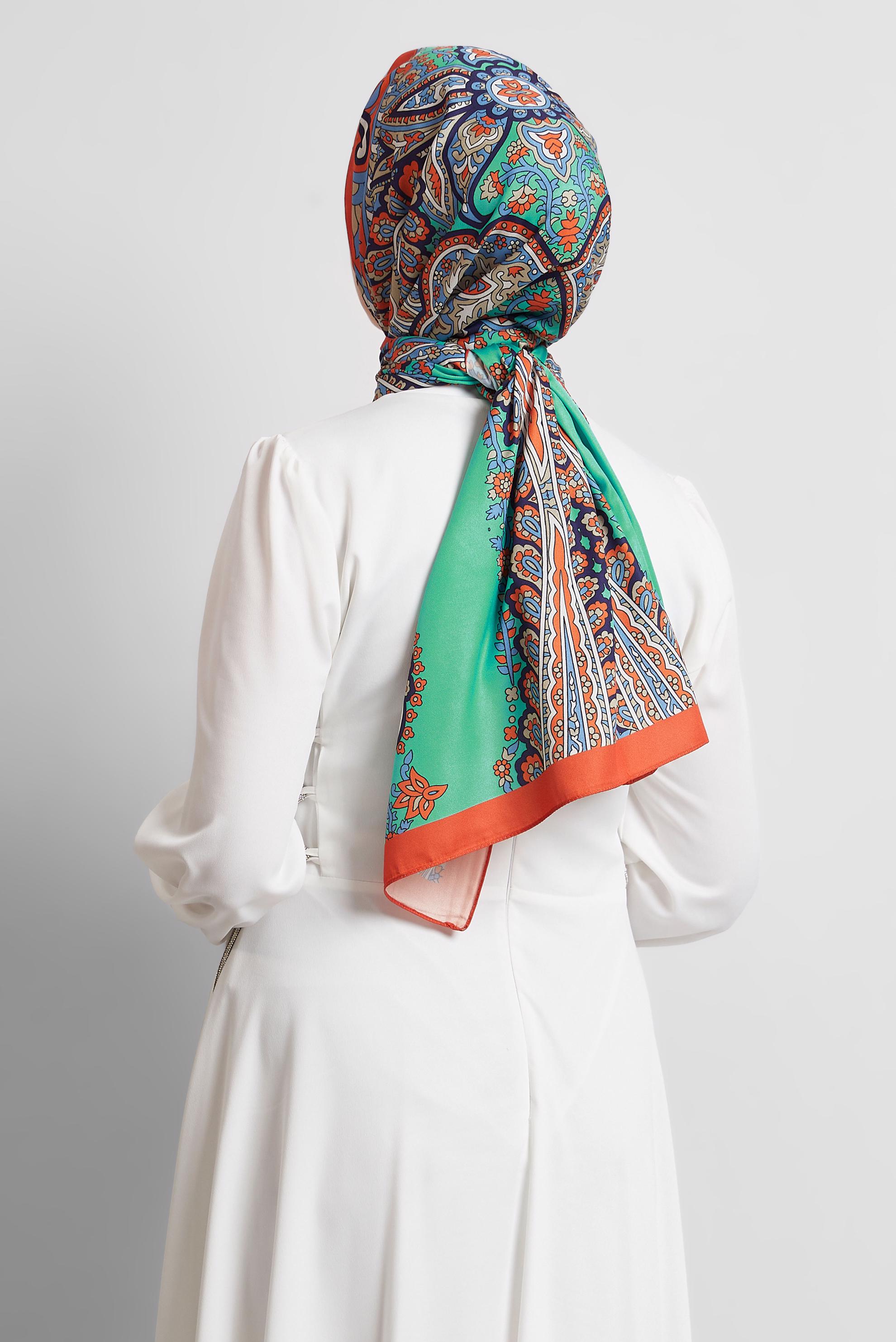 Tesettür giyim MERCAN ALVİNA DESENLİ ŞAL 8532