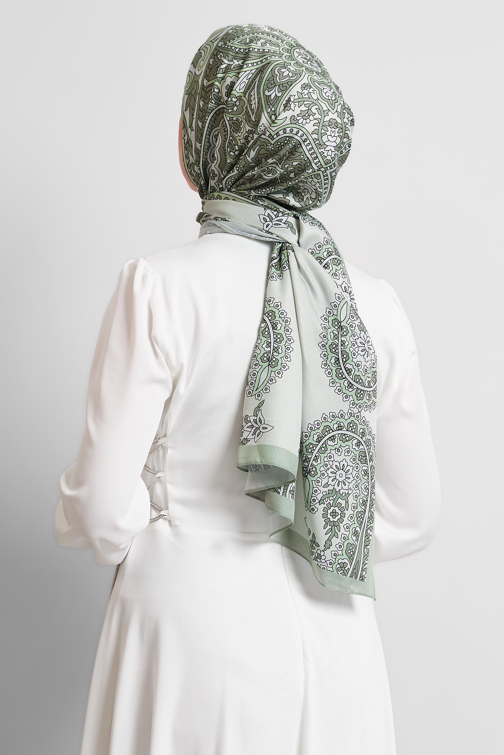 Tesettür giyim YEŞİL ALVİNA DESENLİ ŞAL 8532