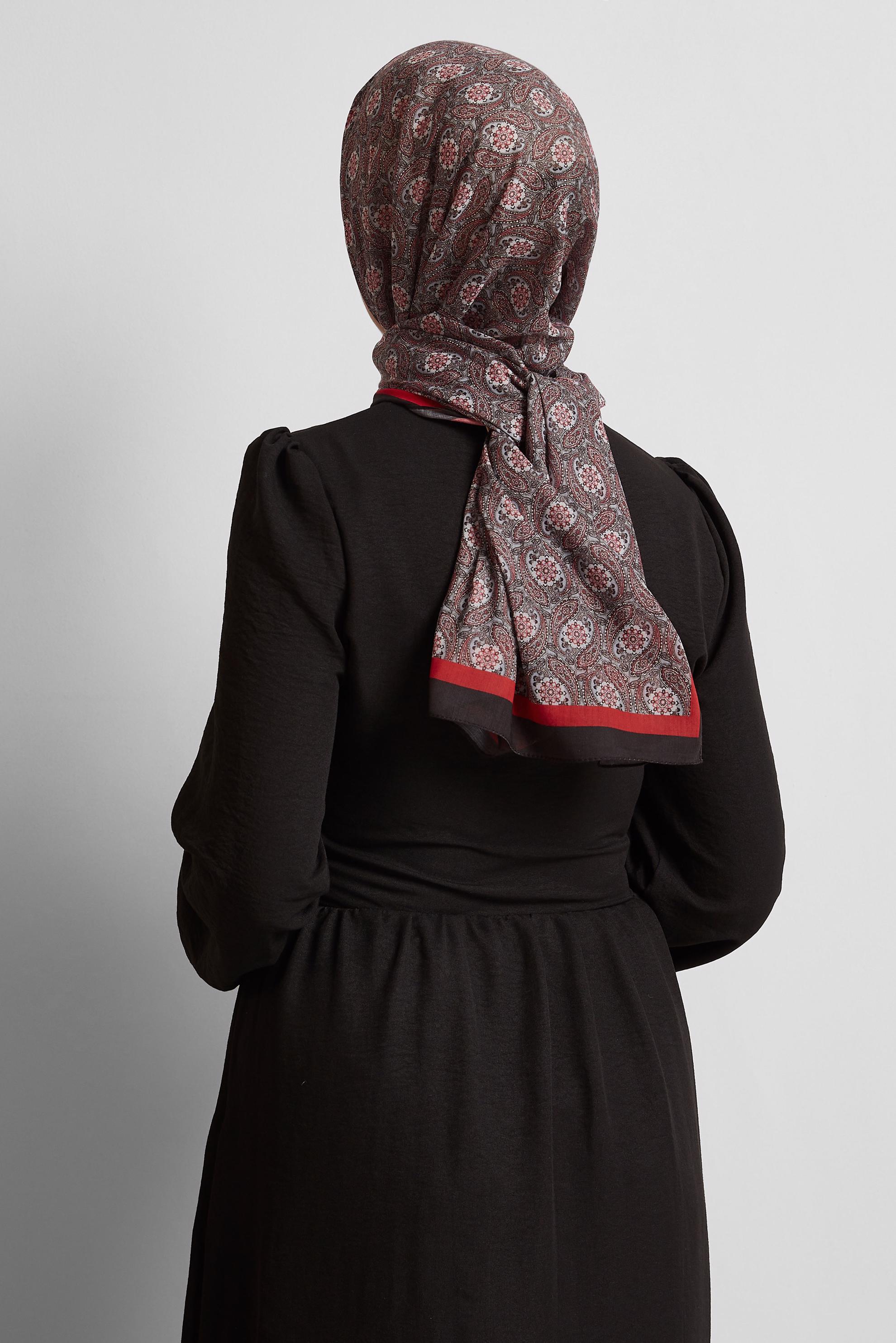 Tesettür giyim SİYAH ALVİNA DESENLİ ŞAL 8540