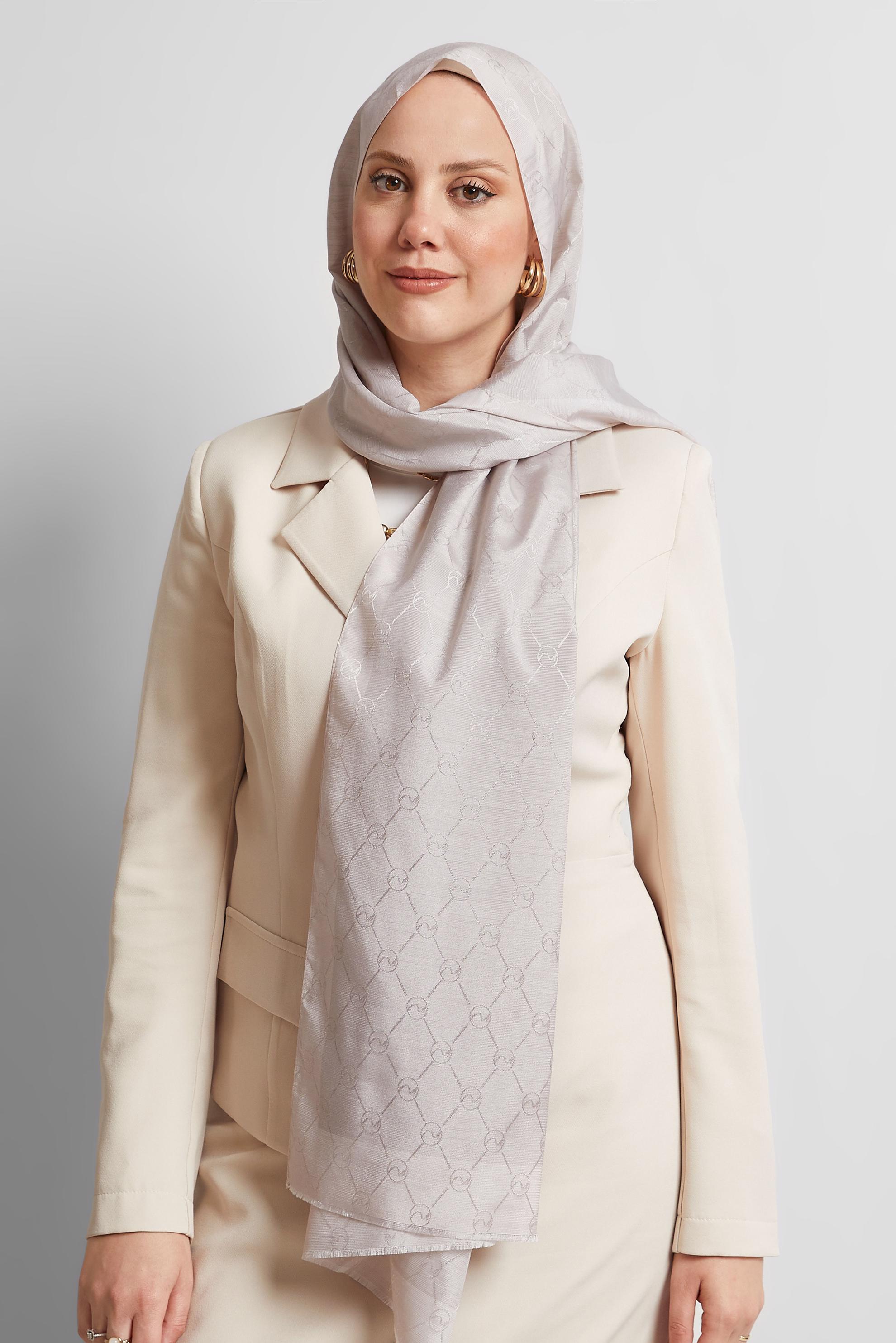 Tesettür giyim BEYAZ ALVİNA JAKARLI MONOGRAM ŞAL 8542