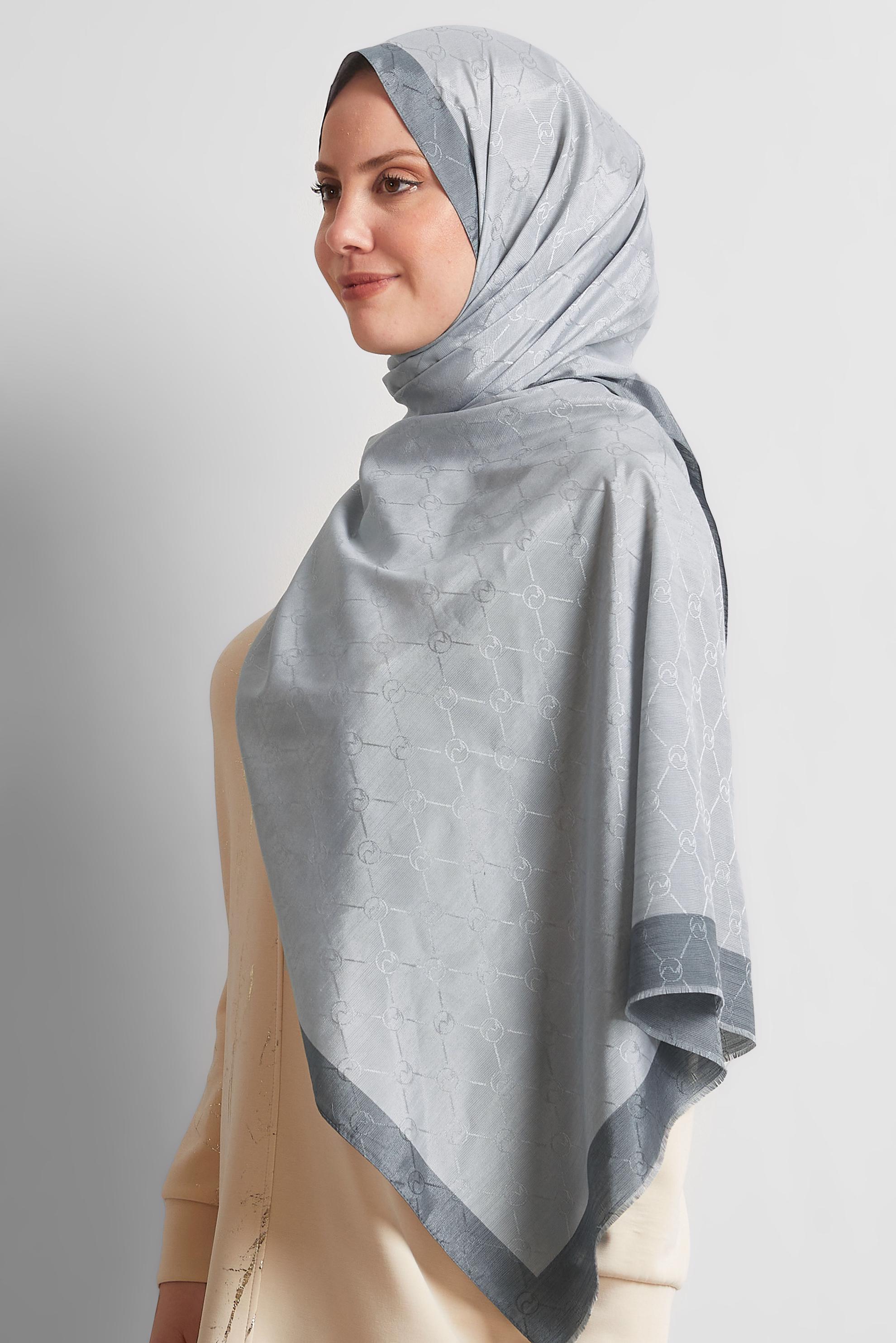 Tesettür giyim GRİ ALVİNA JAKARLI MONOGRAM ŞAL 8542