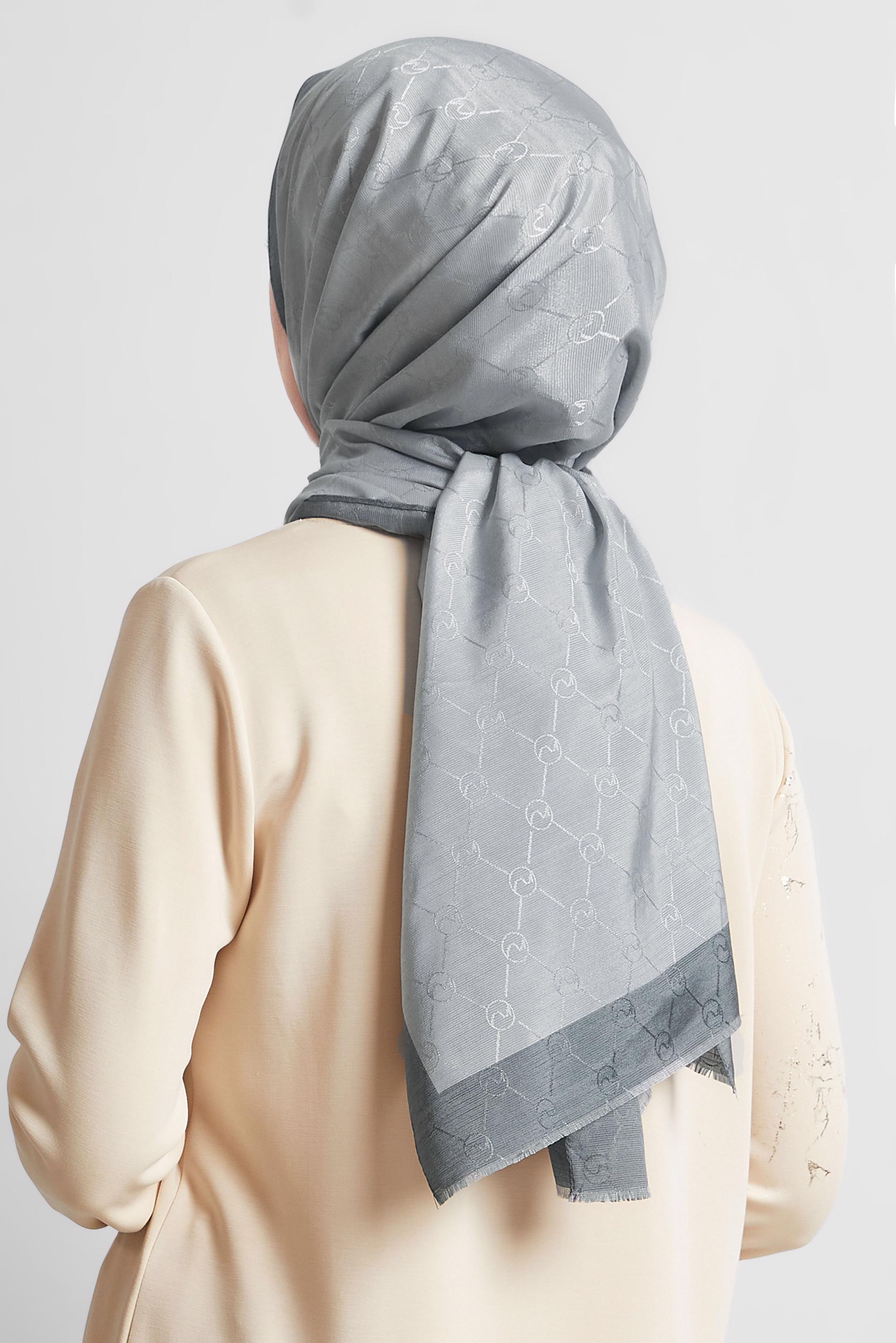 Tesettür giyim GRİ ALVİNA JAKARLI MONOGRAM ŞAL 8542