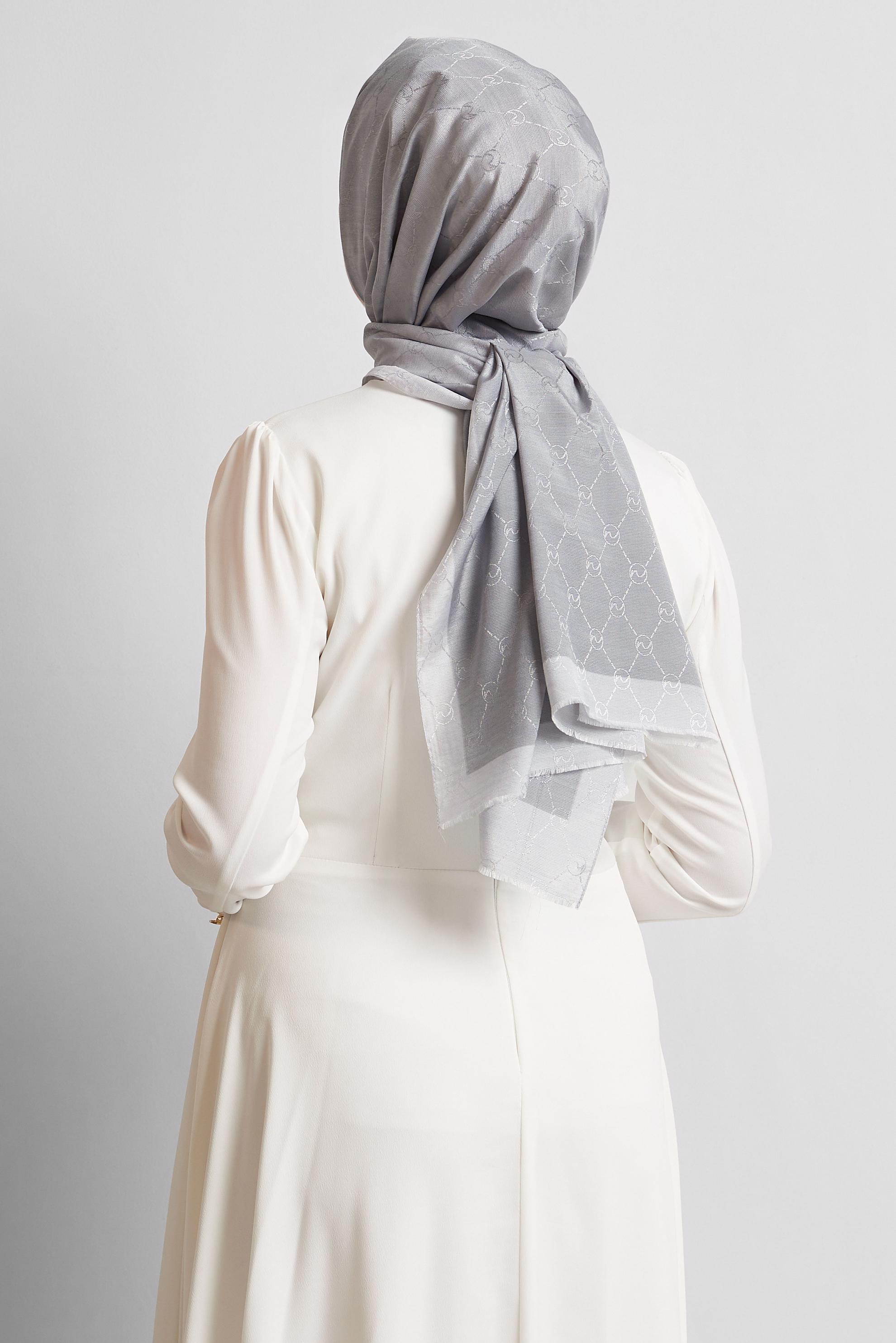 Tesettür giyim GÜMÜŞ ALVİNA JAKARLI MONOGRAM ŞAL 8542