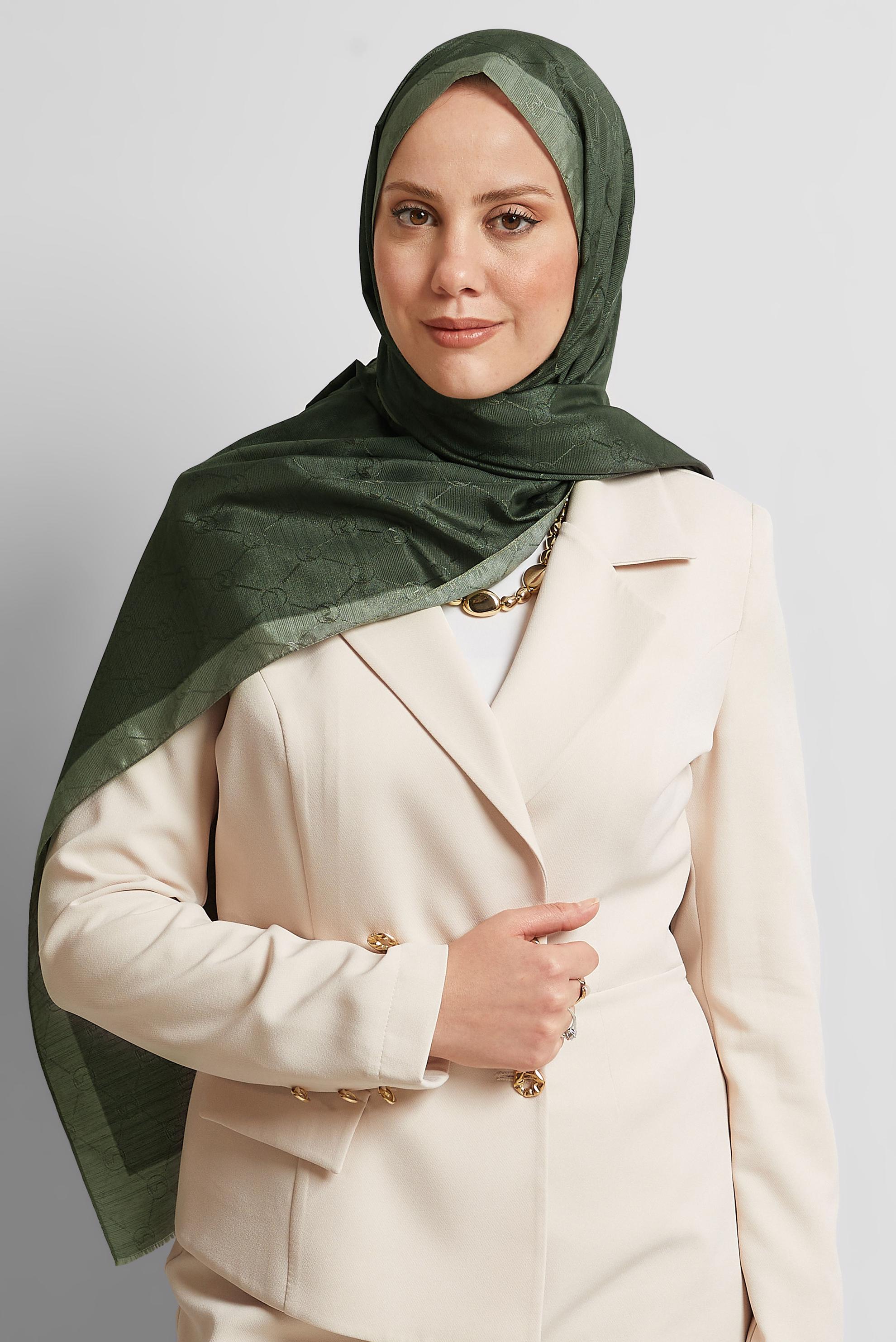 Tesettür giyim HAKİ ALVİNA JAKARLI MONOGRAM ŞAL 8542