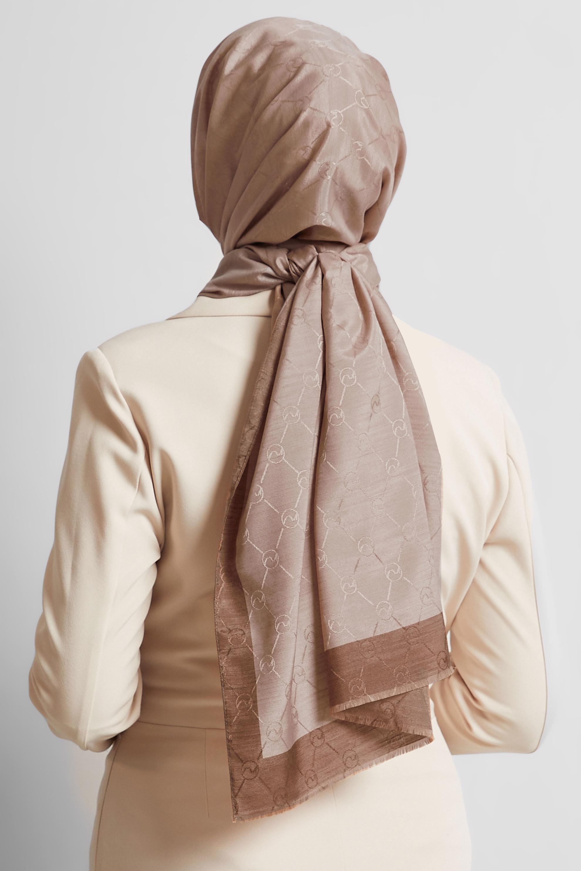 Tesettür giyim BEJ ALVİNA JAKARLI MONOGRAM ŞAL 8542