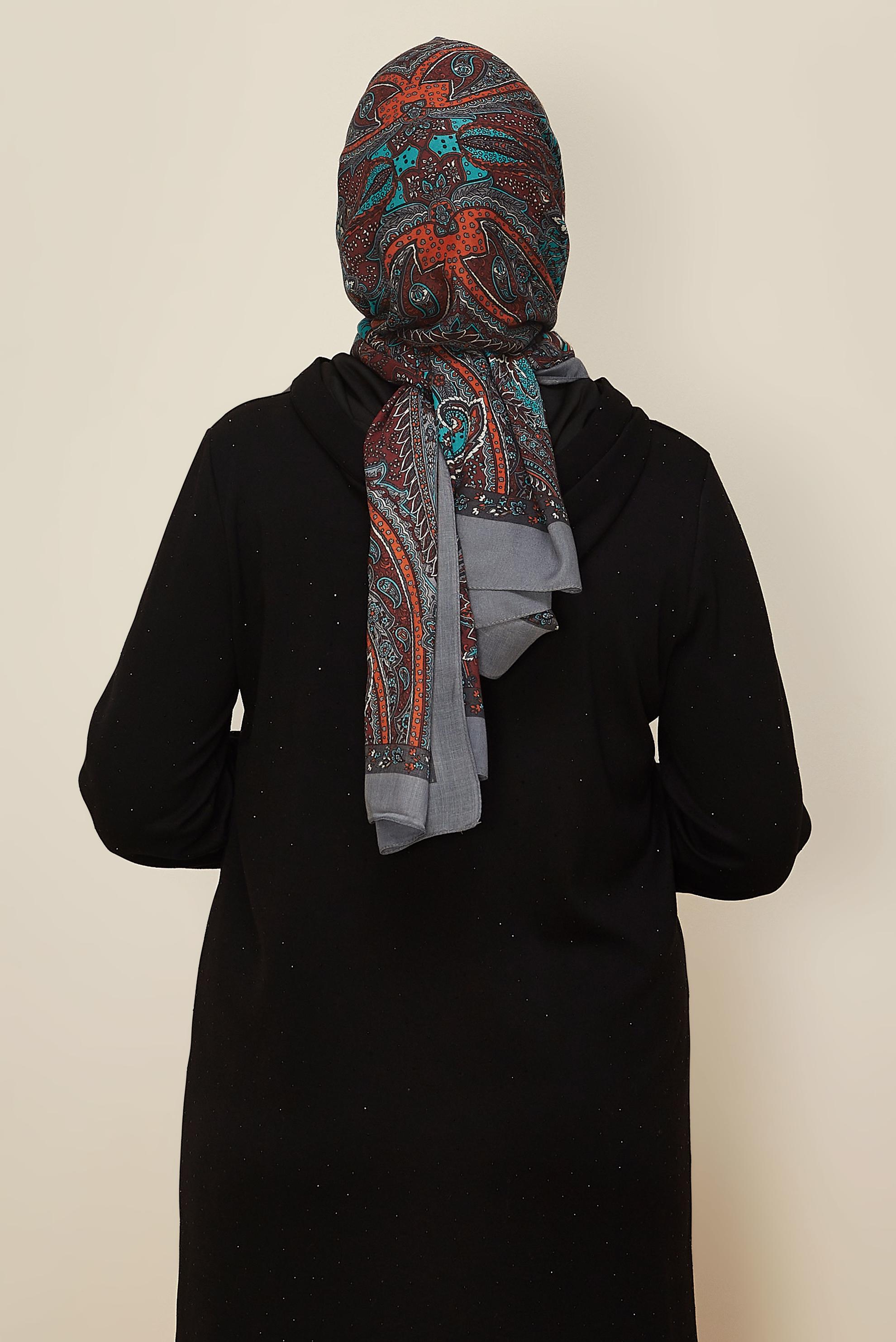 Vêtements hijab GRIS CHÂLE À MOTIFS ALVINA 8546