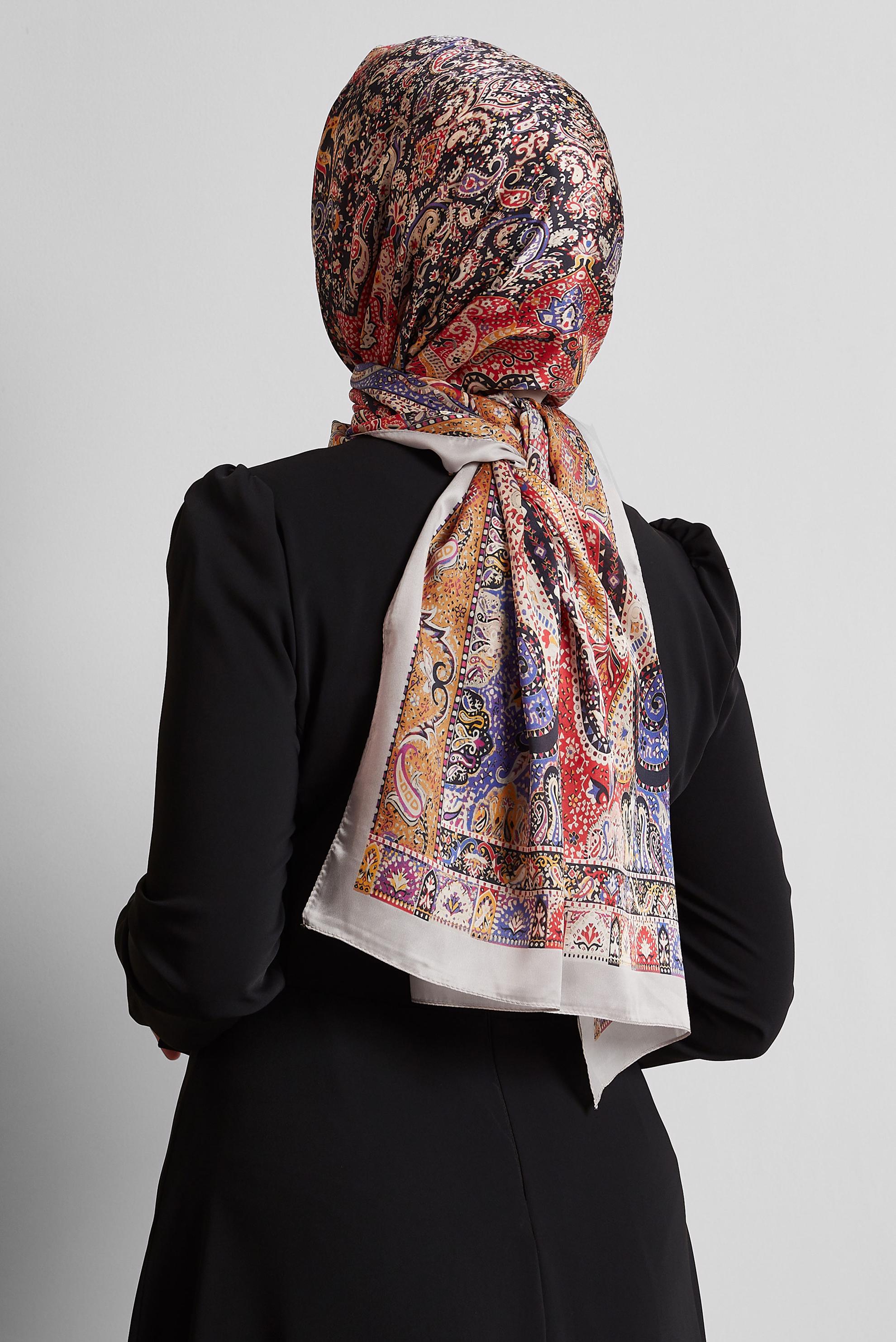 Tesettür giyim BEYAZ ALVİNA DESENLİ ŞAL 8548