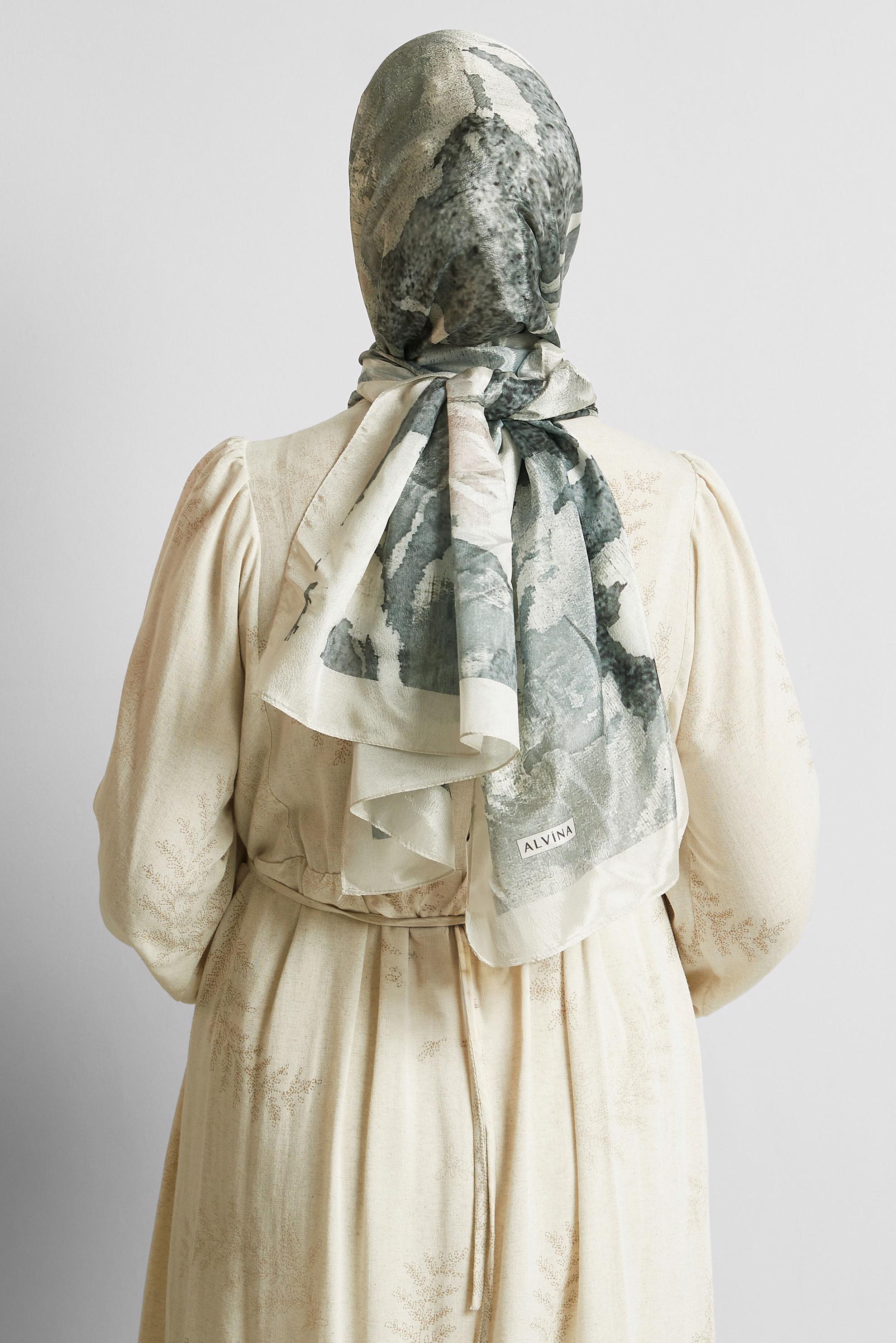 Tesettür giyim EKRU ALVİNA DESENLİ ŞAL 8549