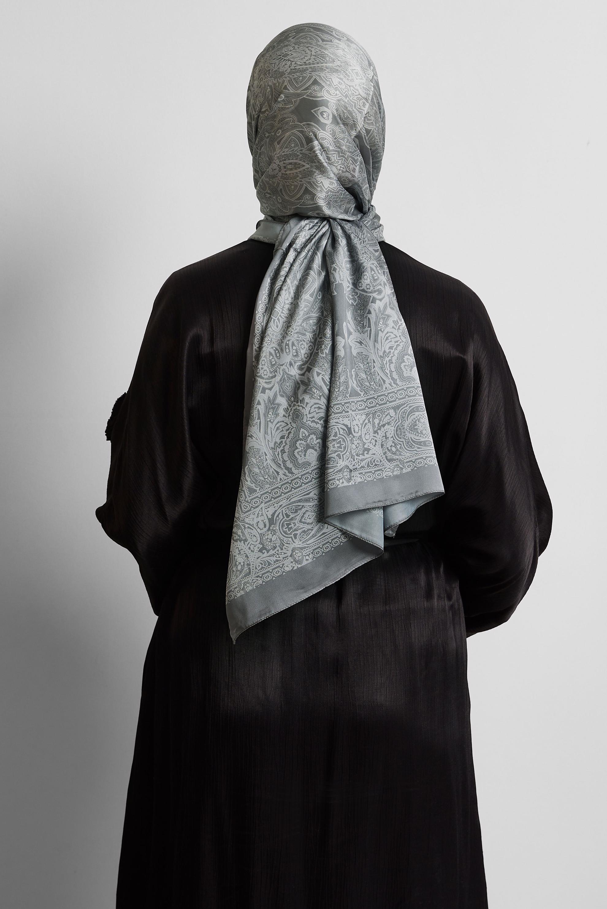 Tesettür giyim GÜMÜŞ ALVİNA DESENLİ ŞAL 8552