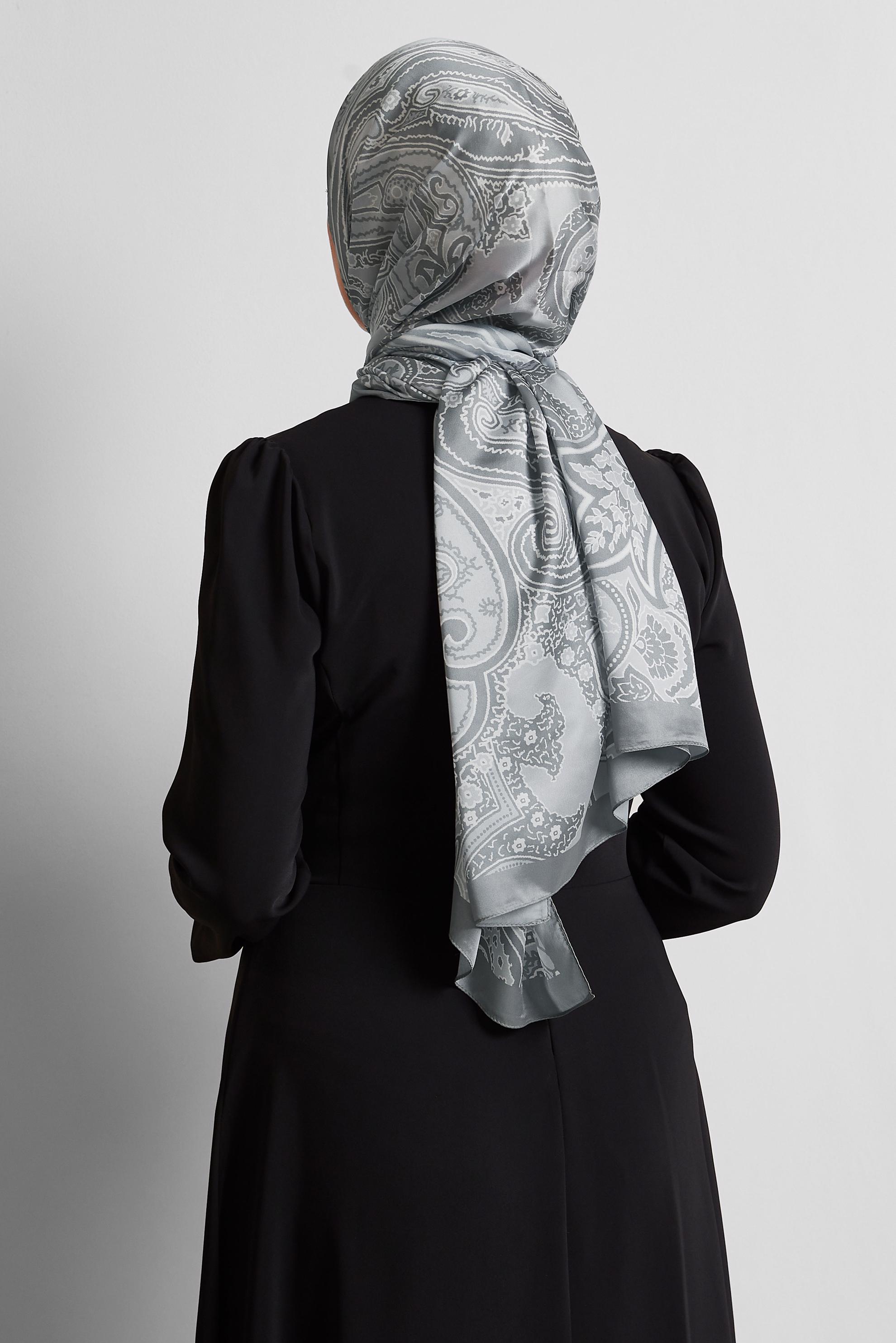 Tesettür giyim GÜMÜŞ ALVİNA ETNİK DESENLİ ŞAL 8553